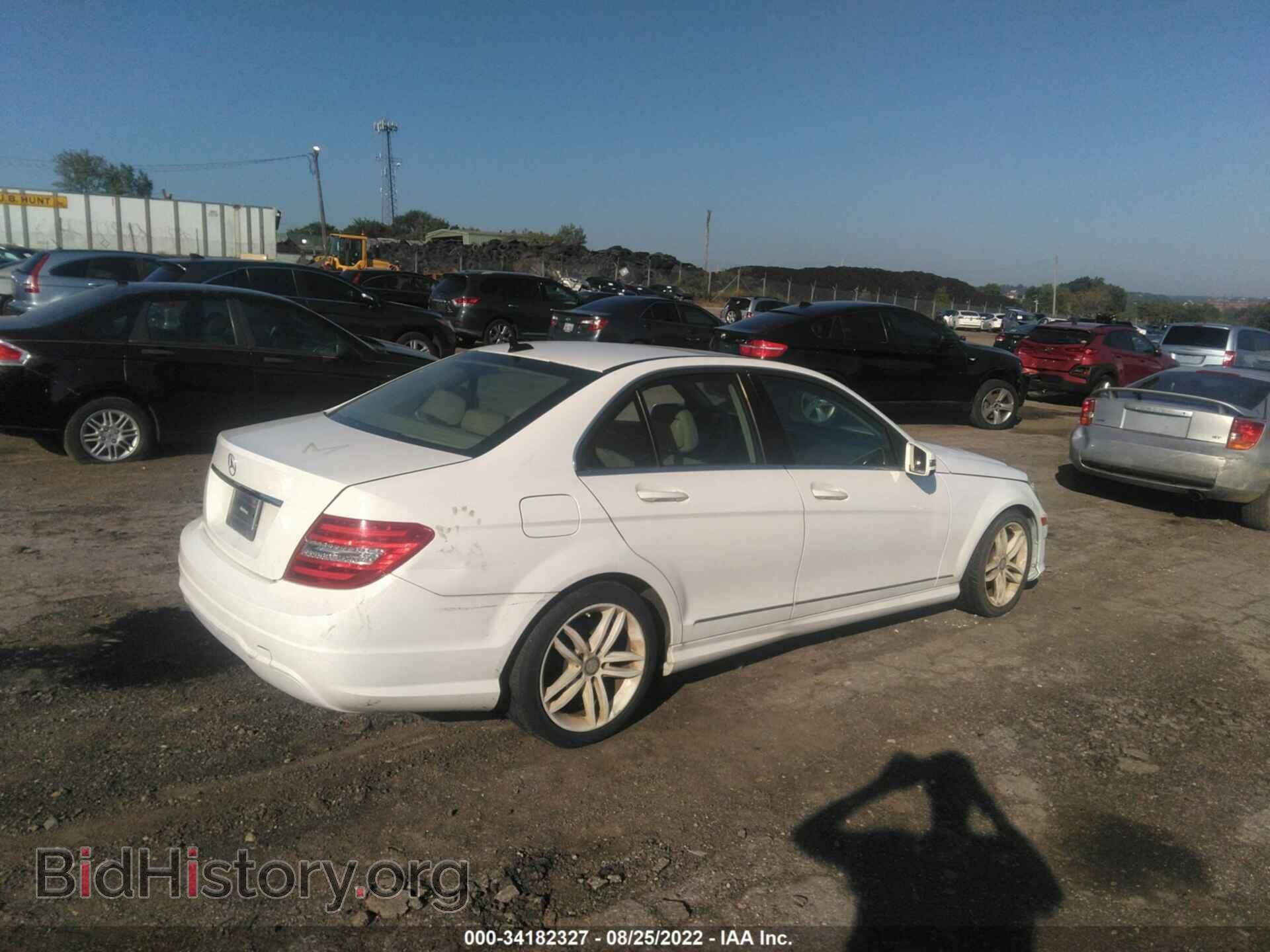 2013 MERCEDES-BENZ C-CLASS - VIN: WDDGF4HB0DA760381 - Фото 4