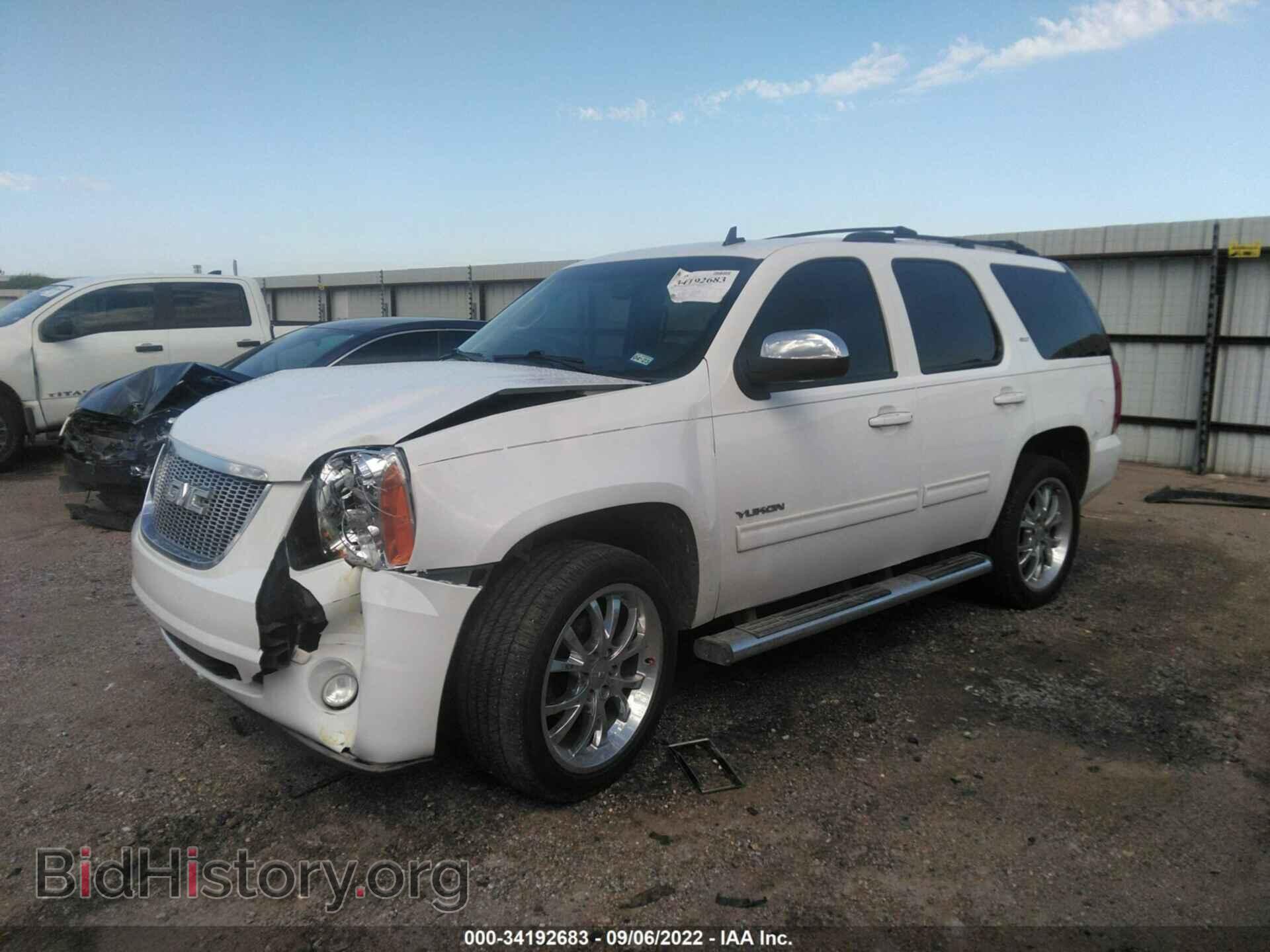 2011 GMC YUKON - VIN: 1GKS1CE03BR289250 - Фото 2