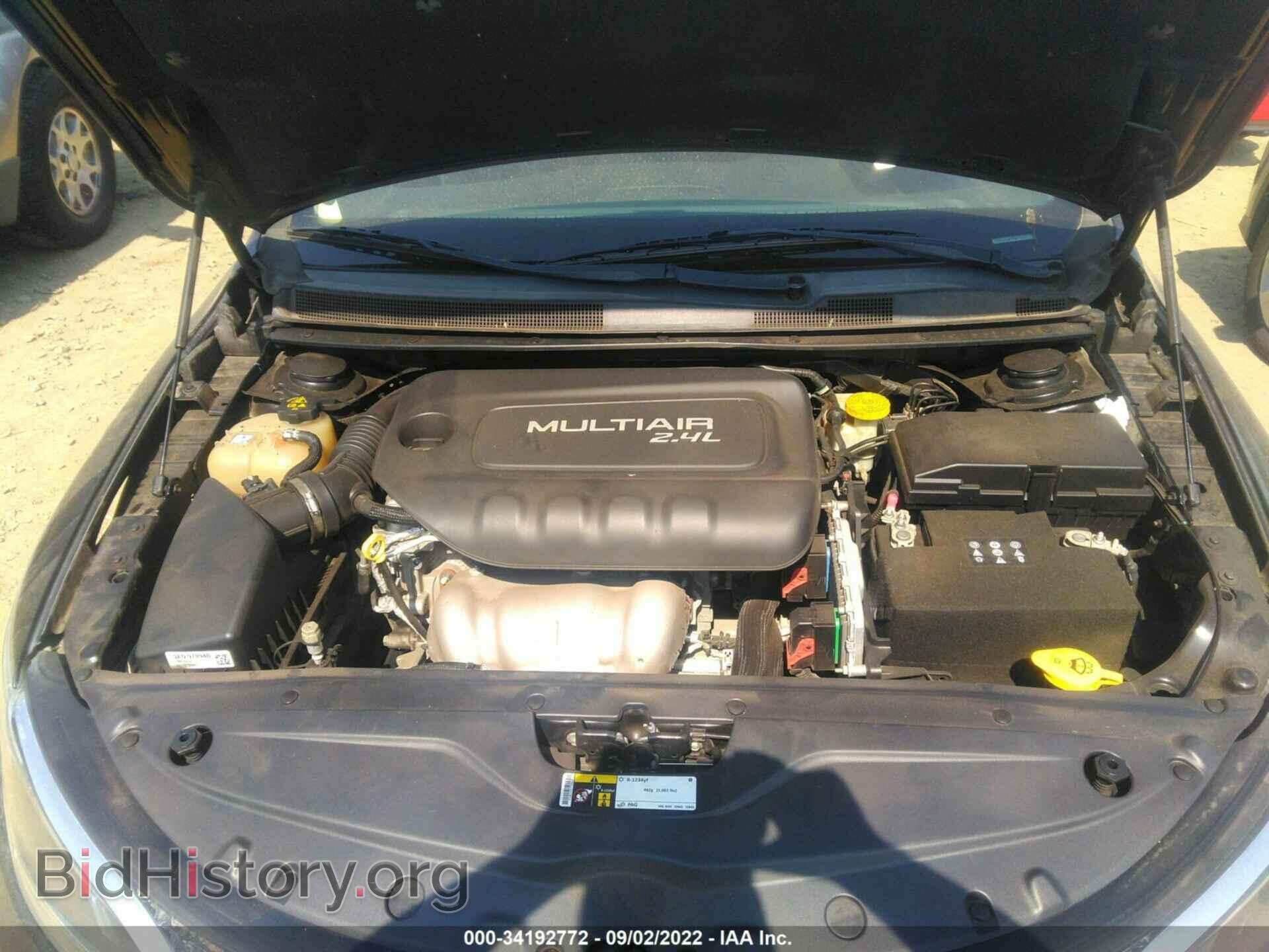 2015 CHRYSLER 200 - VIN: 1C3CCCAB1FN716332 - Фото 10