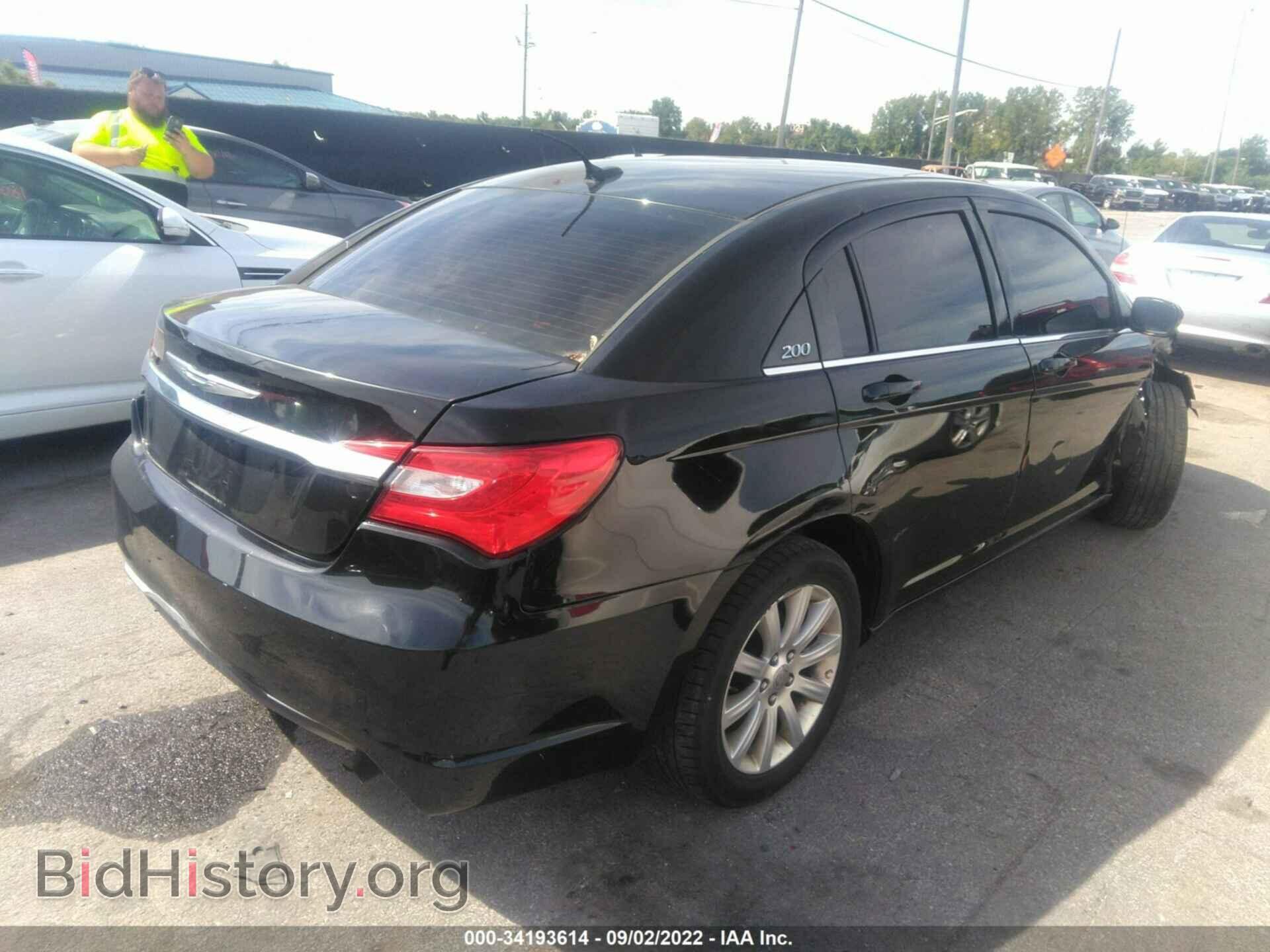 2013 CHRYSLER 200 - VIN: 1C3CCBBB8DN674084 - Фото 4