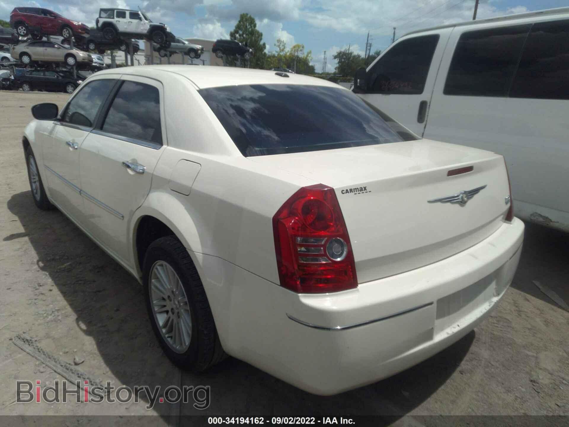 2010 CHRYSLER 300 - VIN: 2C3CA5CV6AH315580 - Фото 3