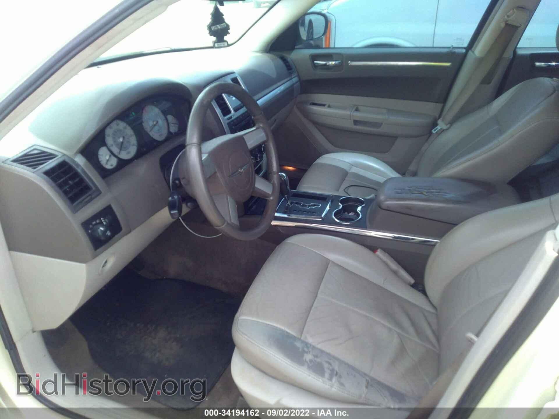 2010 CHRYSLER 300 - VIN: 2C3CA5CV6AH315580 - Фото 5