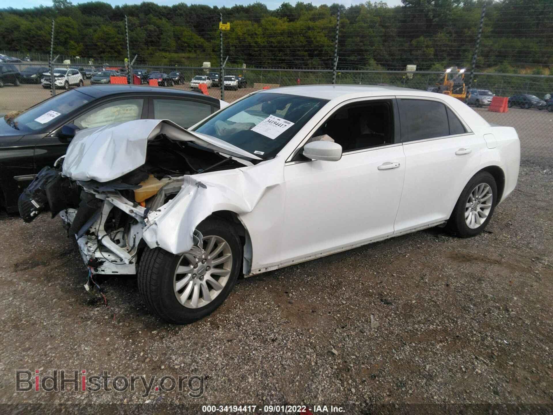 2014 CHRYSLER 300 - VIN: 2C3CCAAG2EH193751 - Фото 2