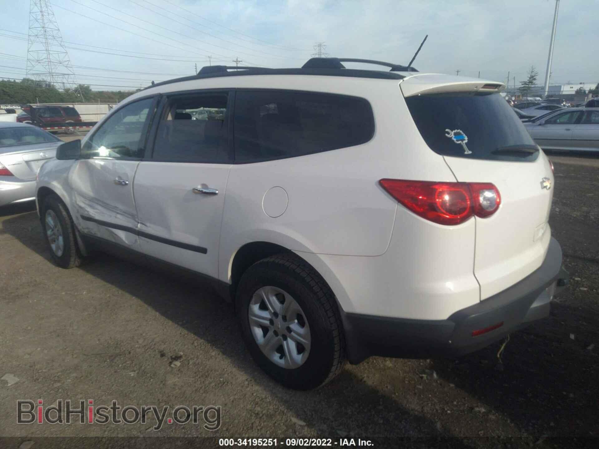 2010 CHEVROLET TRAVERSE - VIN: 1GNLREED2AJ218634 - Фото 3