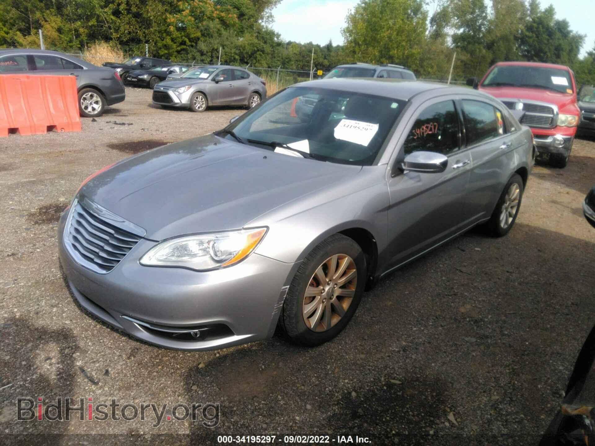2013 CHRYSLER 200 - VIN: 1C3CCBCG2DN615302 - Photo 2