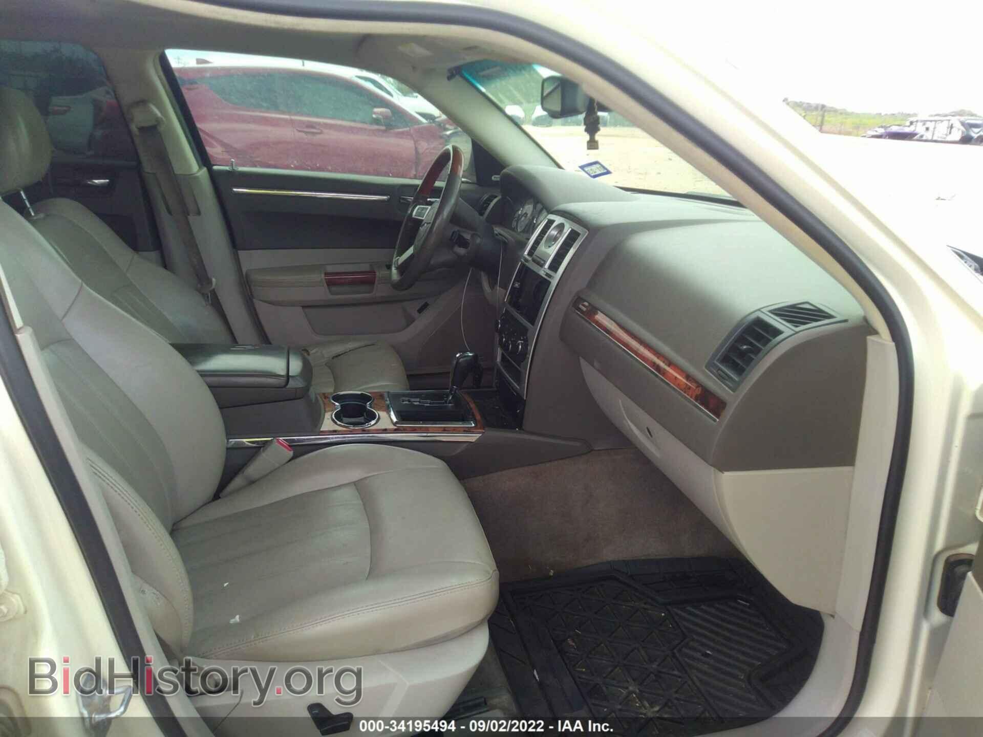 2010 CHRYSLER 300 - VIN: 2C3CA6CT3AH238929 - Фото 5