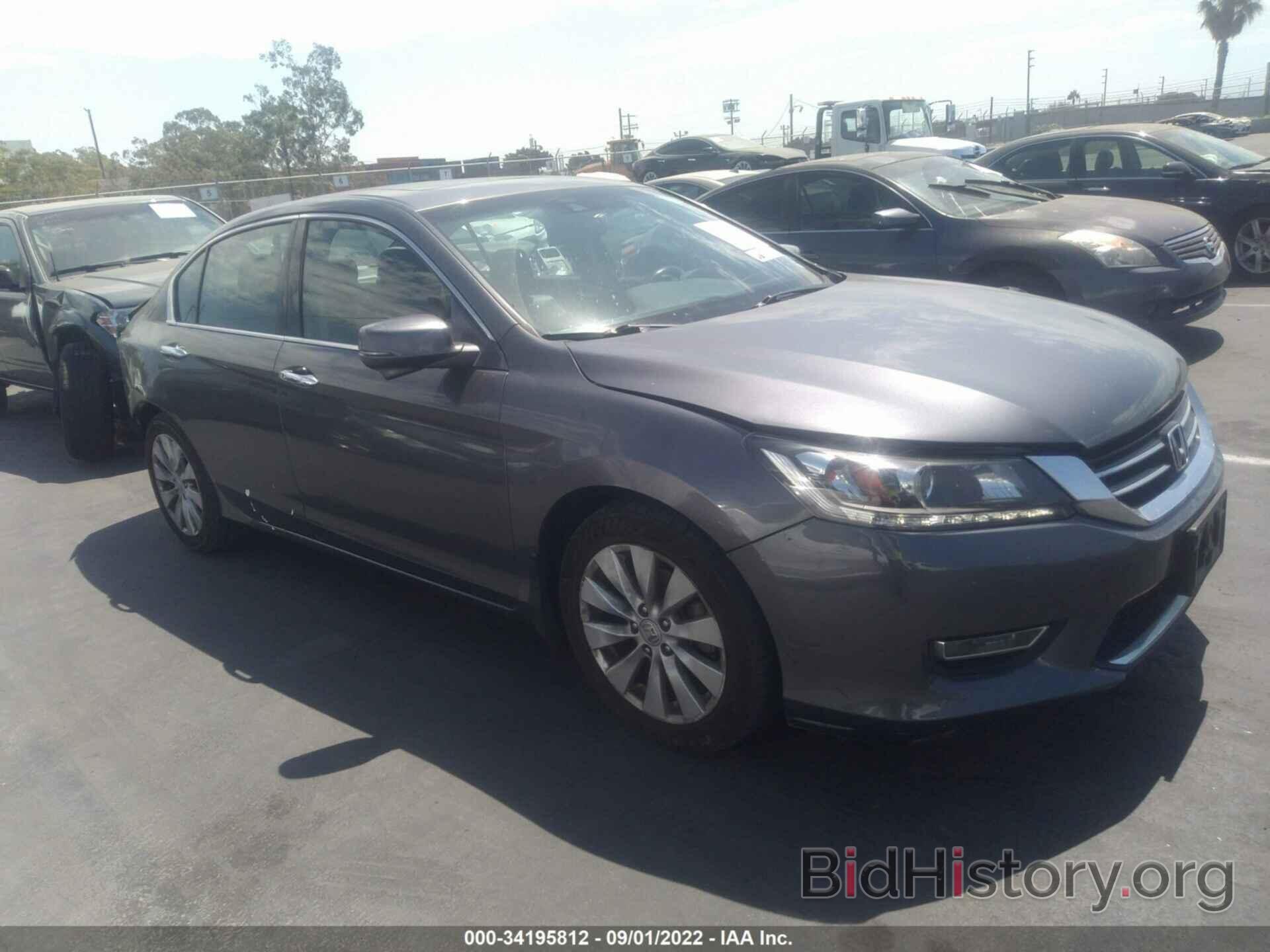 Photo 1HGCR3F85DA030842 - HONDA ACCORD SDN 2013