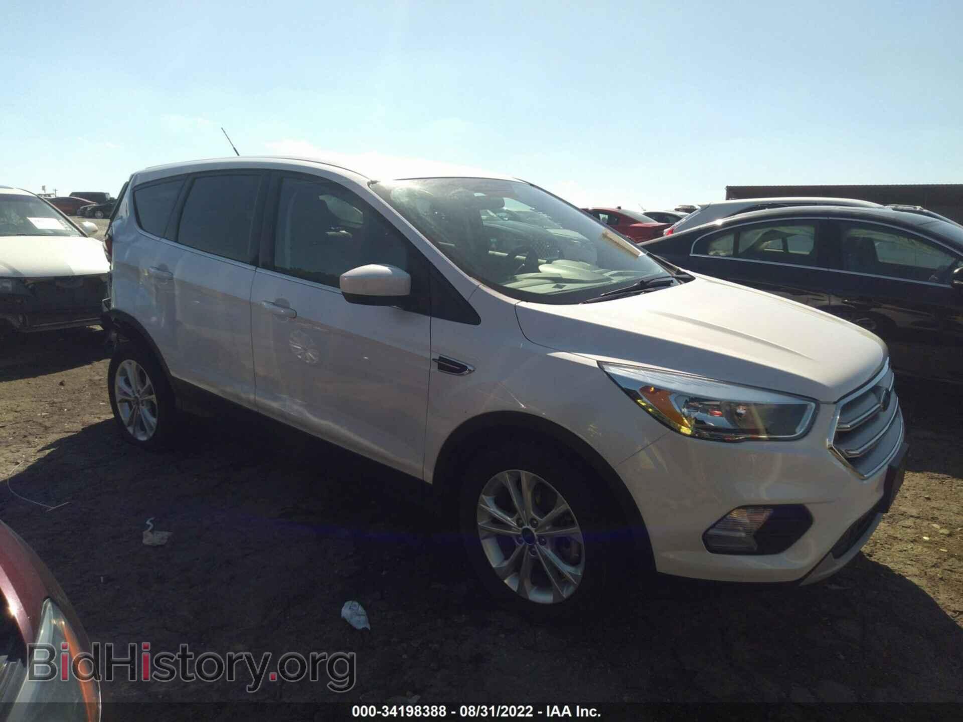 Фотография 1FMCU0GD3HUA94188 - FORD ESCAPE 2017