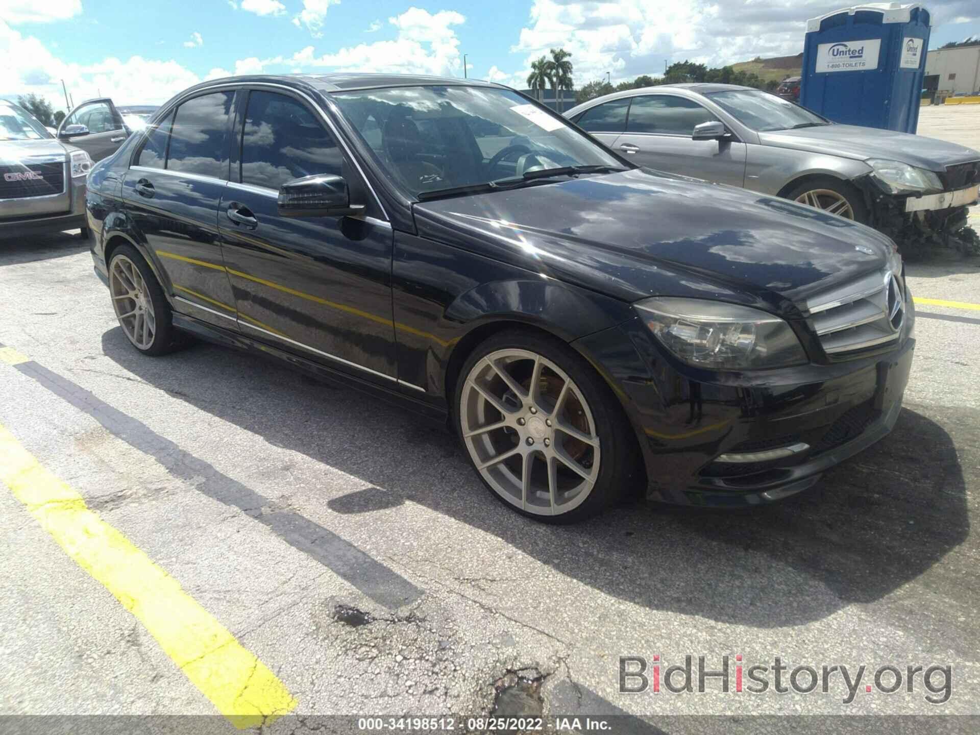 Photo WDDGF8BB8BR158536 - MERCEDES-BENZ C-CLASS 2011