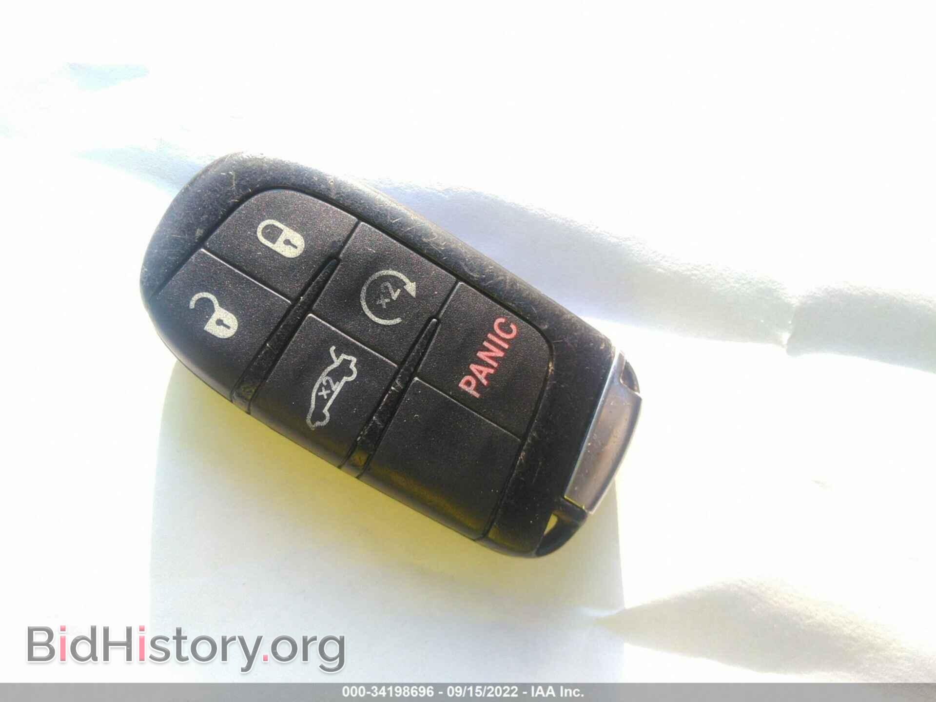 2014 CHRYSLER 300 - VIN: 2C3CCAGG0EH383961 - Фото 11