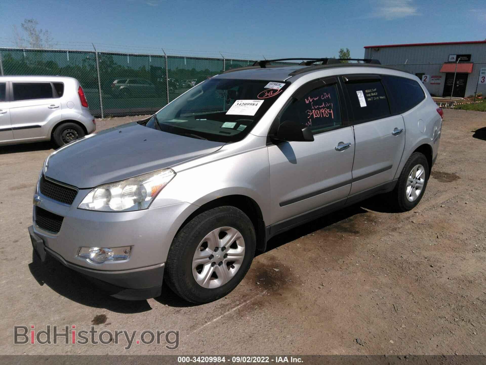 2012 CHEVROLET TRAVERSE - VIN: 1GNKVEED6CJ102878 - Фото 2