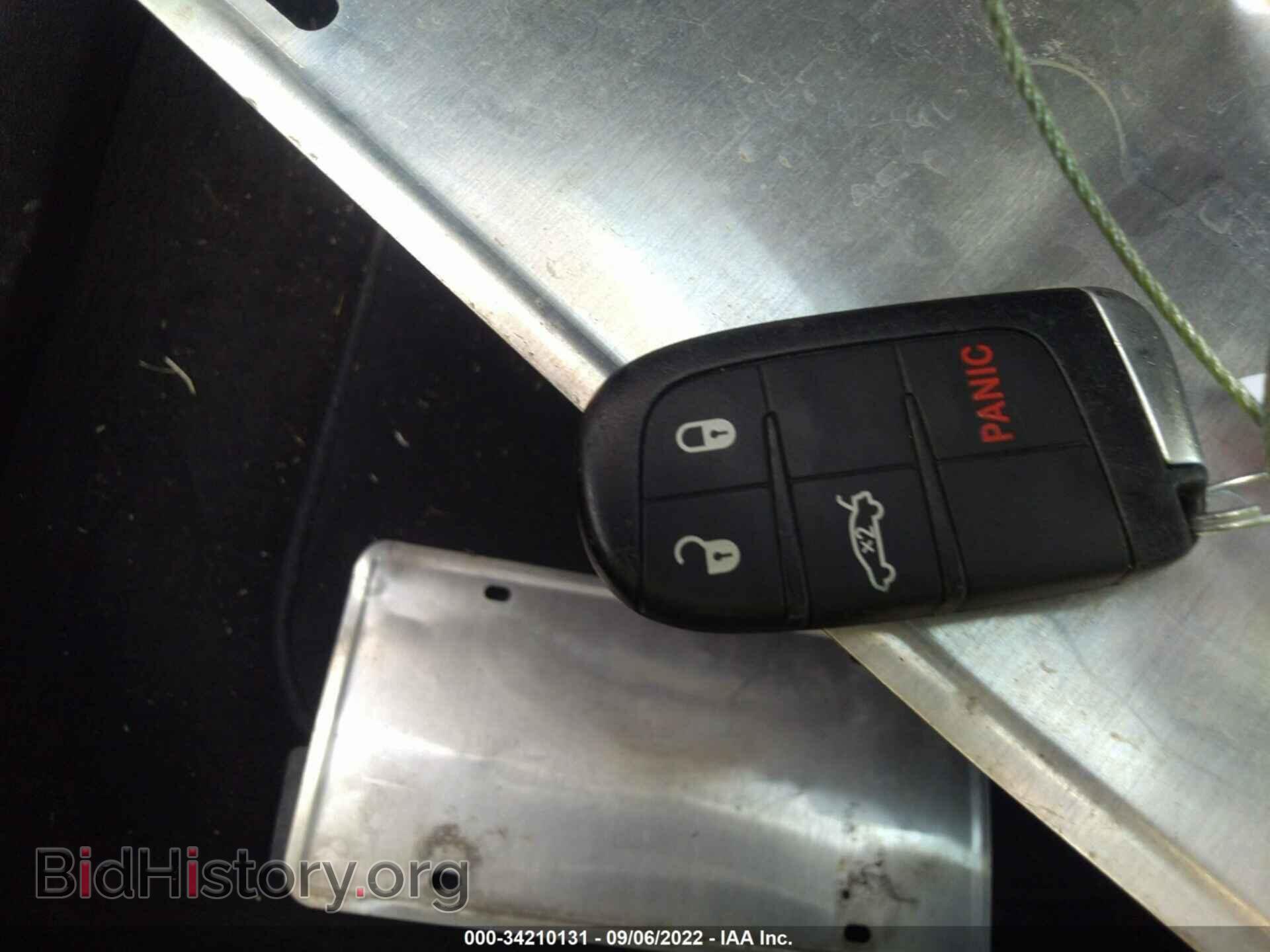 2016 CHRYSLER 300 - VIN: 2C3CCAEG8GH181701 - Фото 11