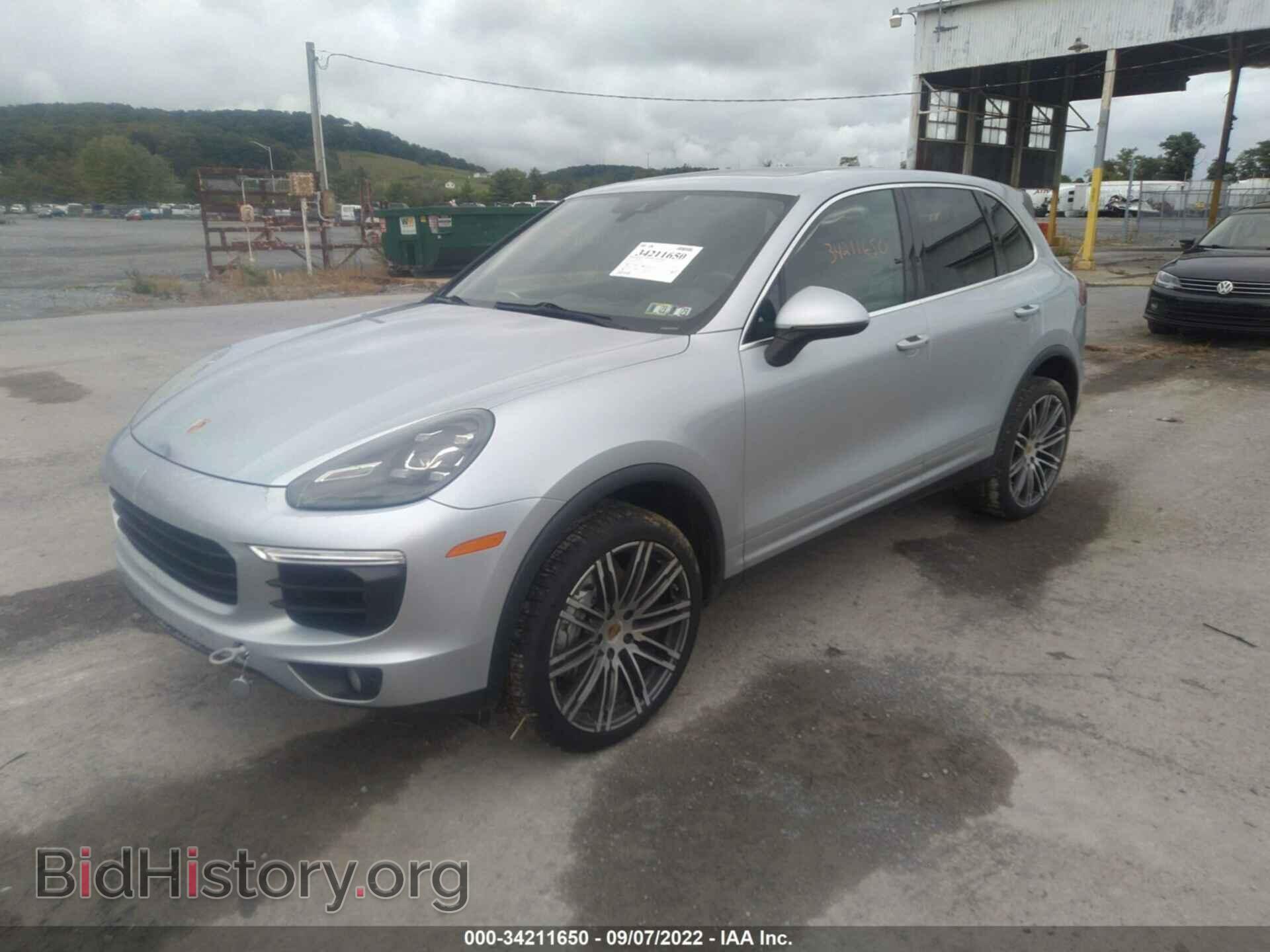 2017 PORSCHE CAYENNE - VIN: WP1AB2A23HLA51527 - Фото 2