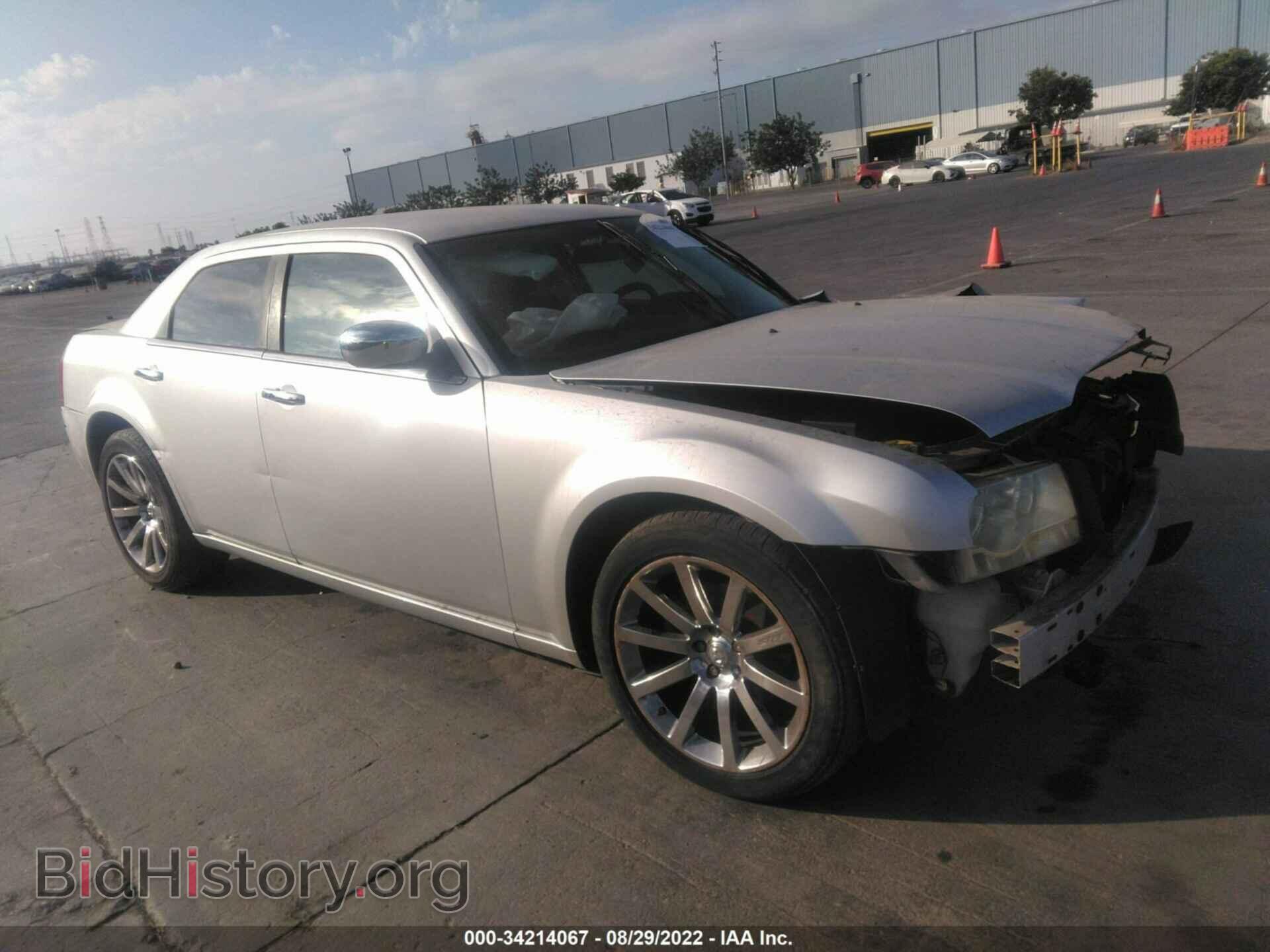 Photo 2C3CA4CDXAH105453 - CHRYSLER 300 2010