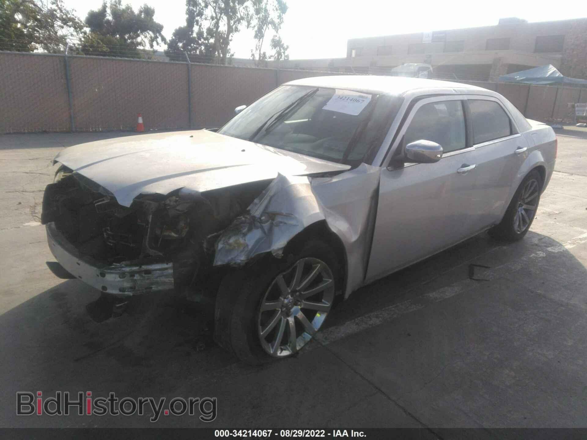 2010 CHRYSLER 300 - VIN: 2C3CA4CDXAH105453 - Фото 2