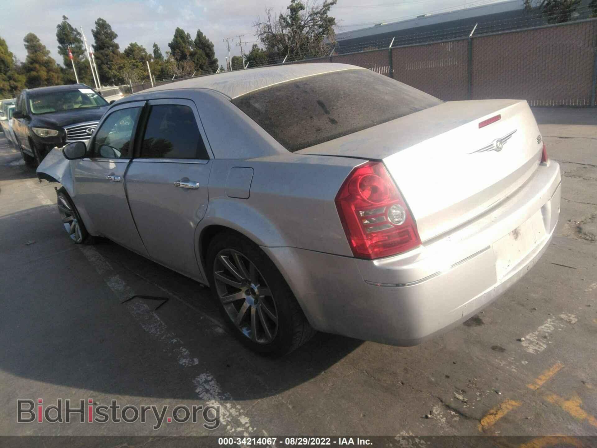 2010 CHRYSLER 300 - VIN: 2C3CA4CDXAH105453 - Фото 3