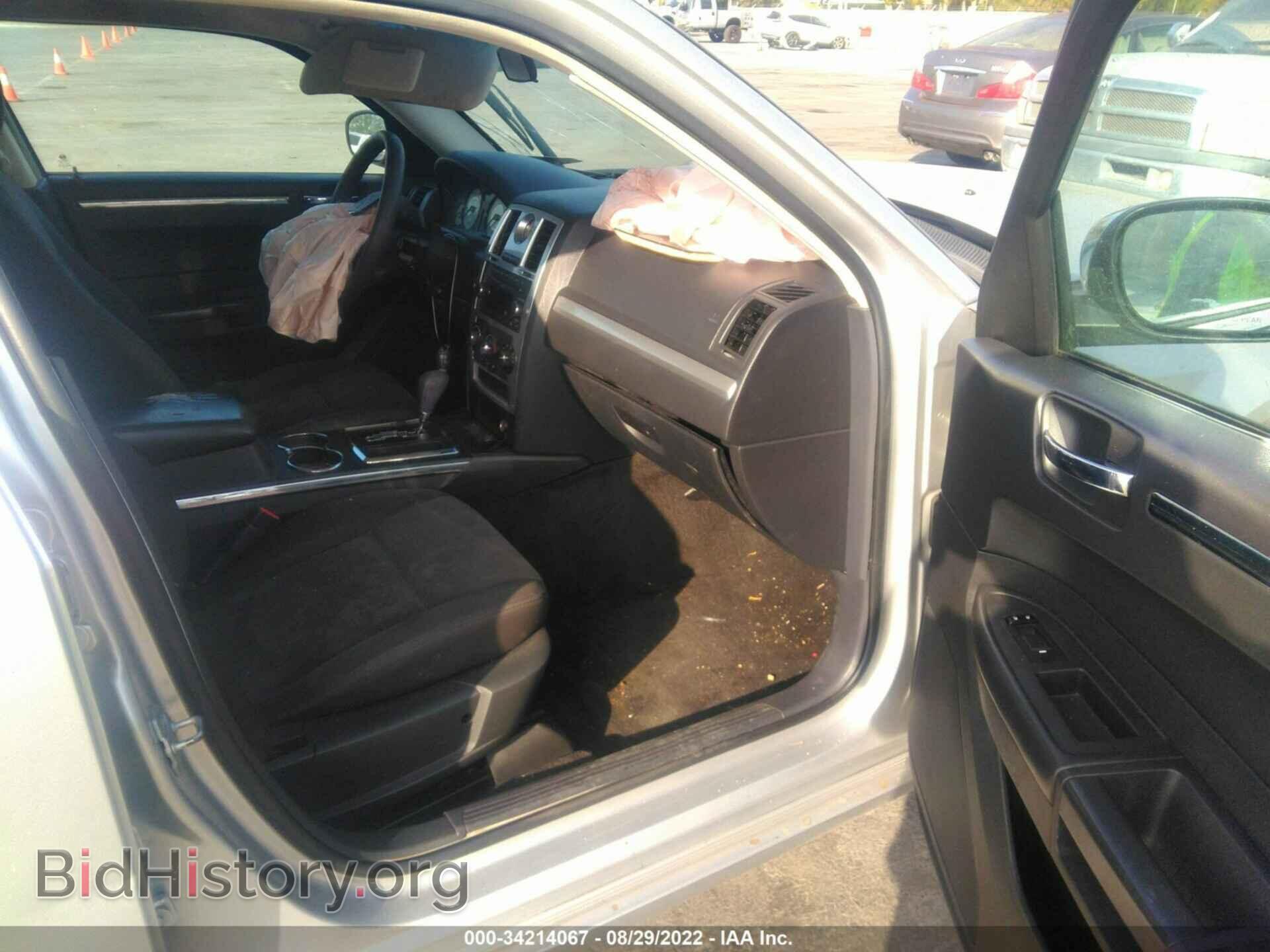 2010 CHRYSLER 300 - VIN: 2C3CA4CDXAH105453 - Фото 5