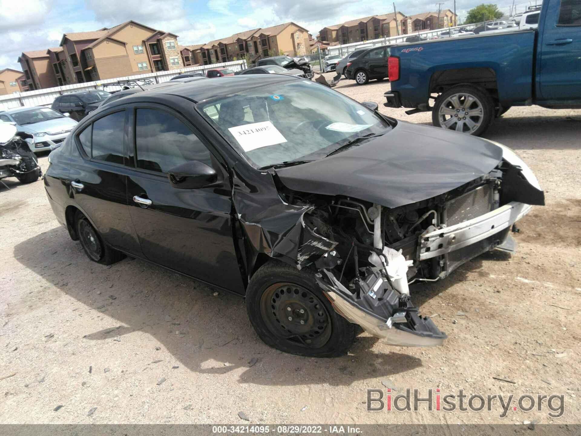 Photo 3N1CN7AP8JL868712 - NISSAN VERSA SEDAN 2018