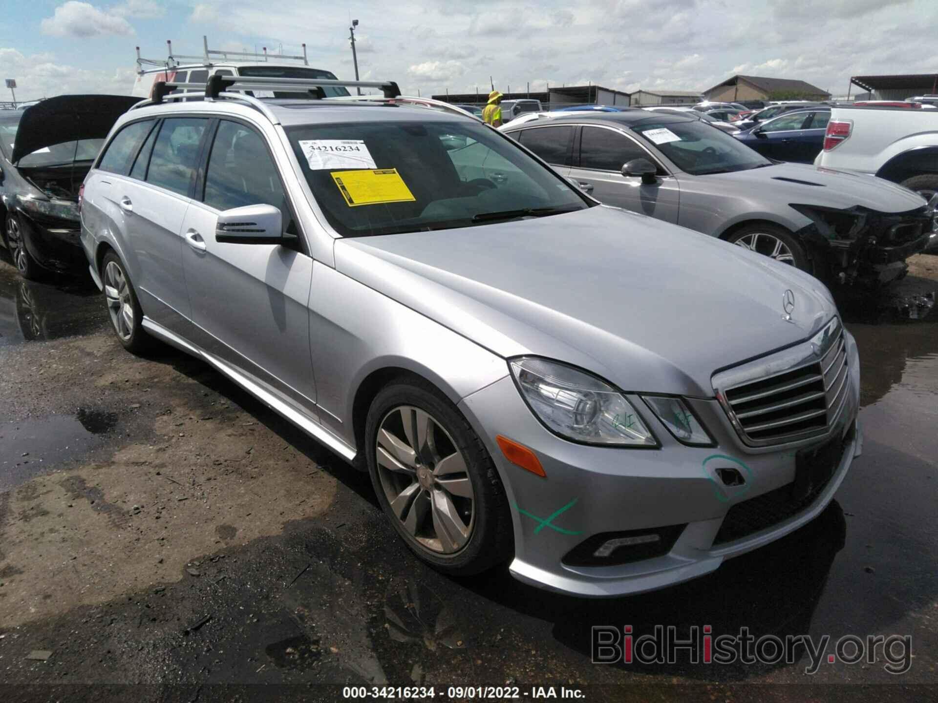 Photo WDDHH8HB3BA437168 - MERCEDES-BENZ E-CLASS 2011