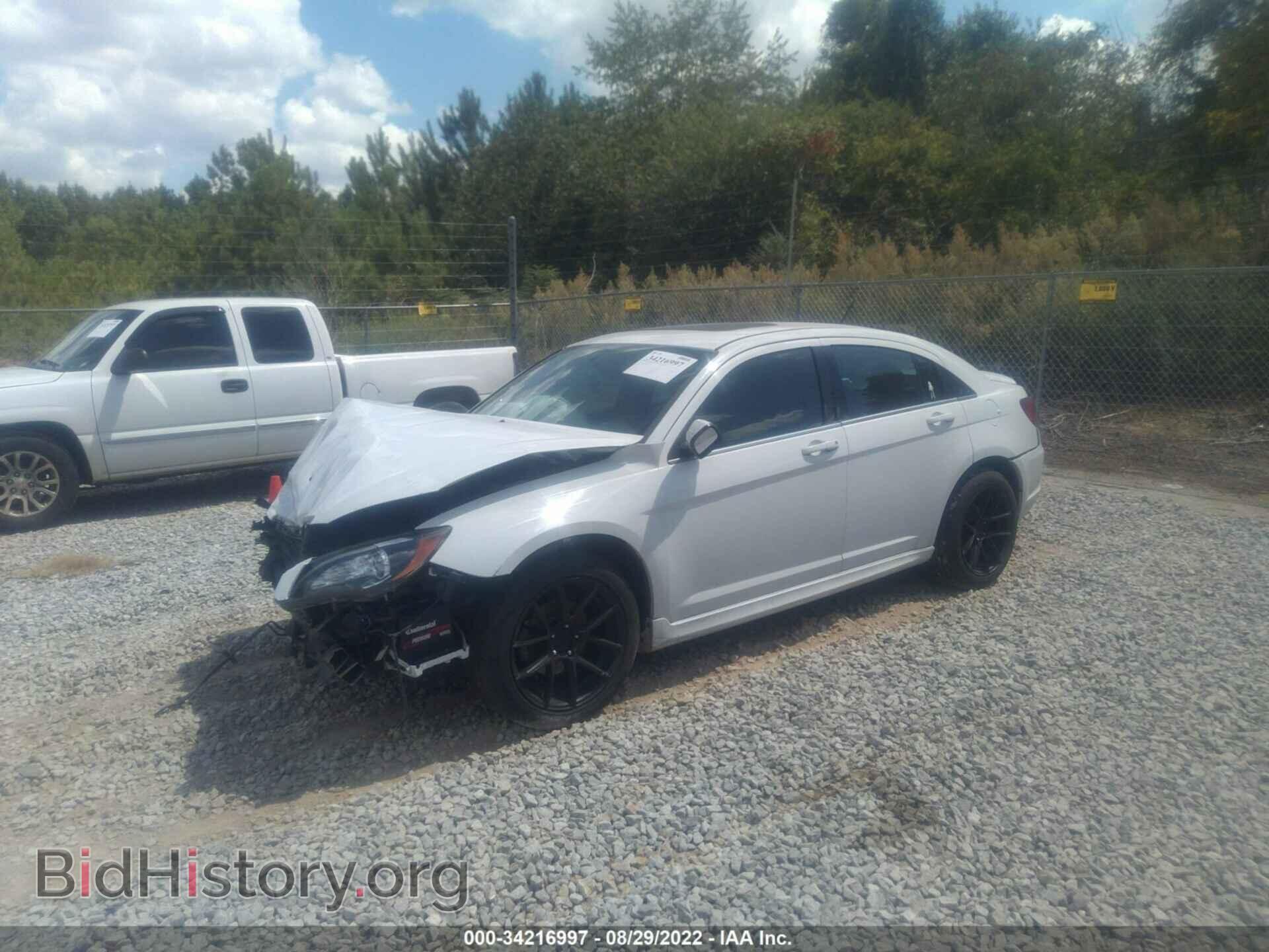 2013 CHRYSLER 200 - VIN: 1C3CCBCG8DN755175 - Фото 2