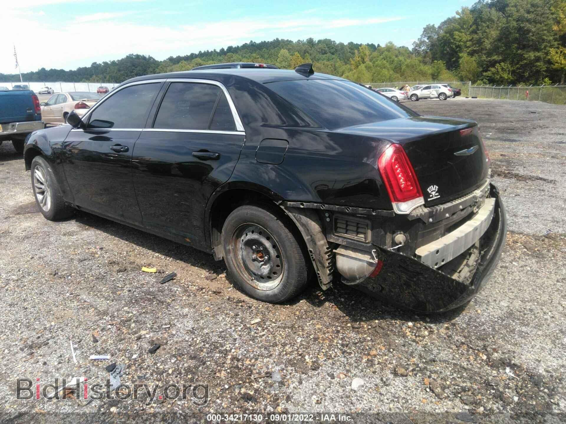 2019 CHRYSLER 300 - VIN: 2C3CCAAG9KH609869 - Фото 3