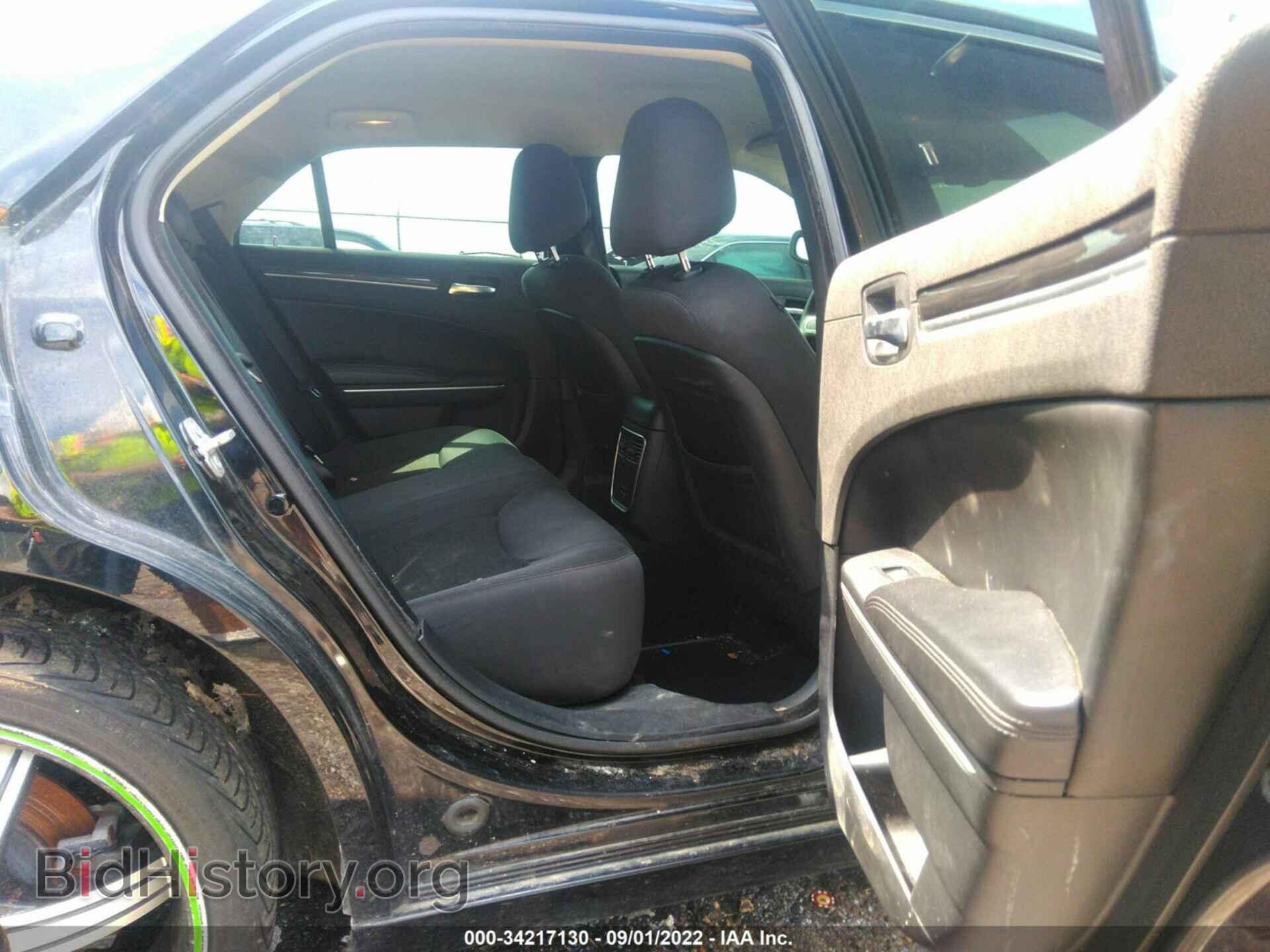 2019 CHRYSLER 300 - VIN: 2C3CCAAG9KH609869 - Фото 8