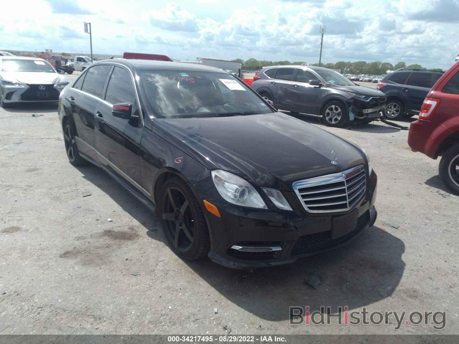 Photo WDDHF8JB7DA747374 - MERCEDES-BENZ E-CLASS 2013