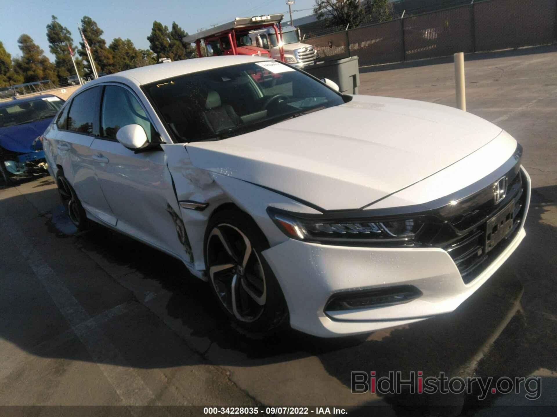 Photo 1HGCV1F30JA164514 - HONDA ACCORD SEDAN 2018