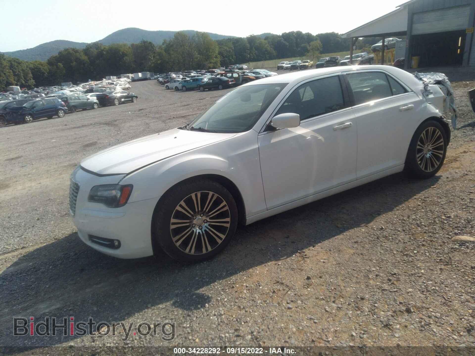 2012 CHRYSLER 300 - VIN: 2C3CCABGXCH217077 - Фото 2