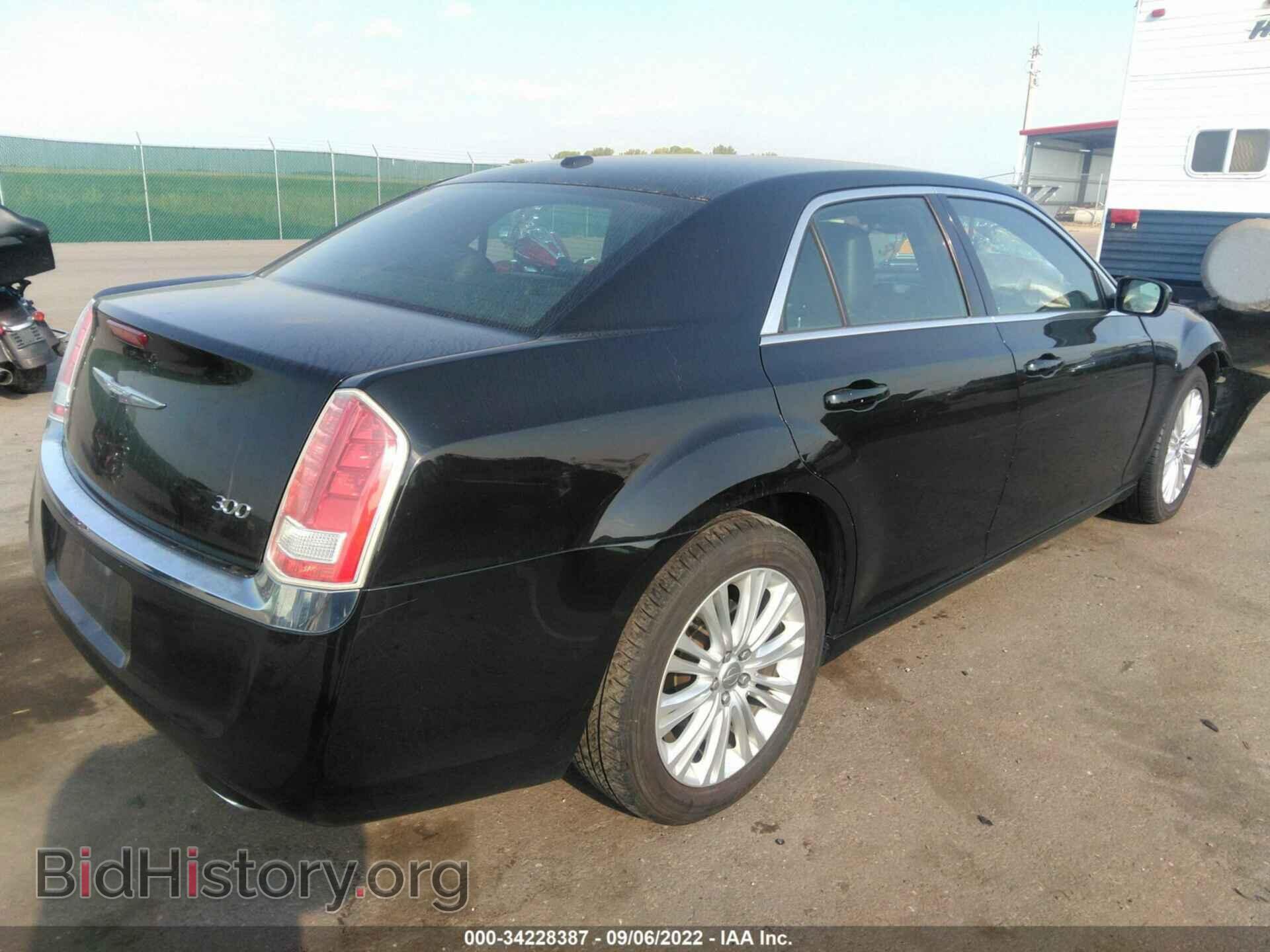2014 CHRYSLER 300 - VIN: 2C3CCARG5EH381295 - Фото 4
