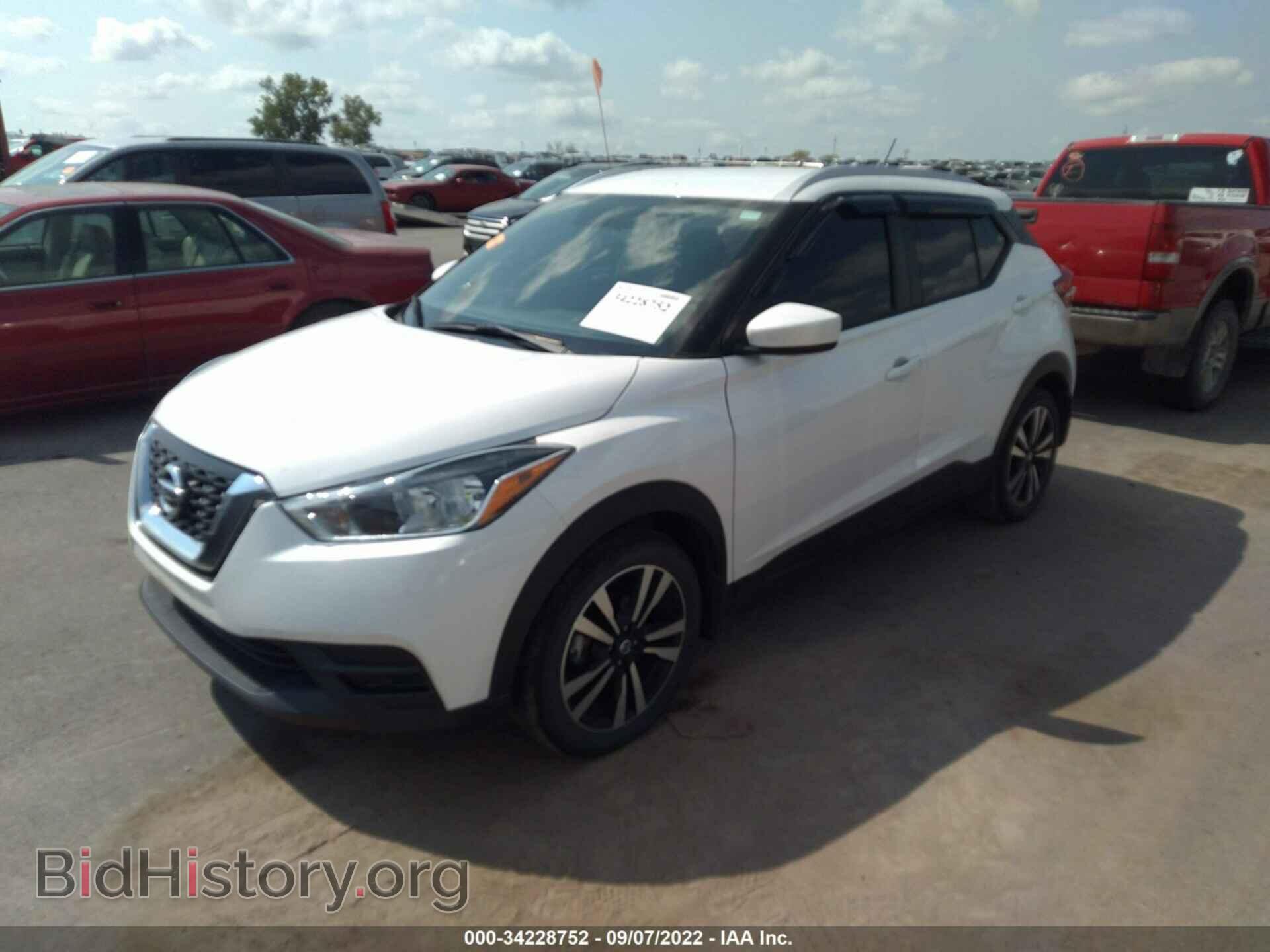 2019 NISSAN KICKS - VIN: 3N1CP5CU3KL565405 - Фото 2