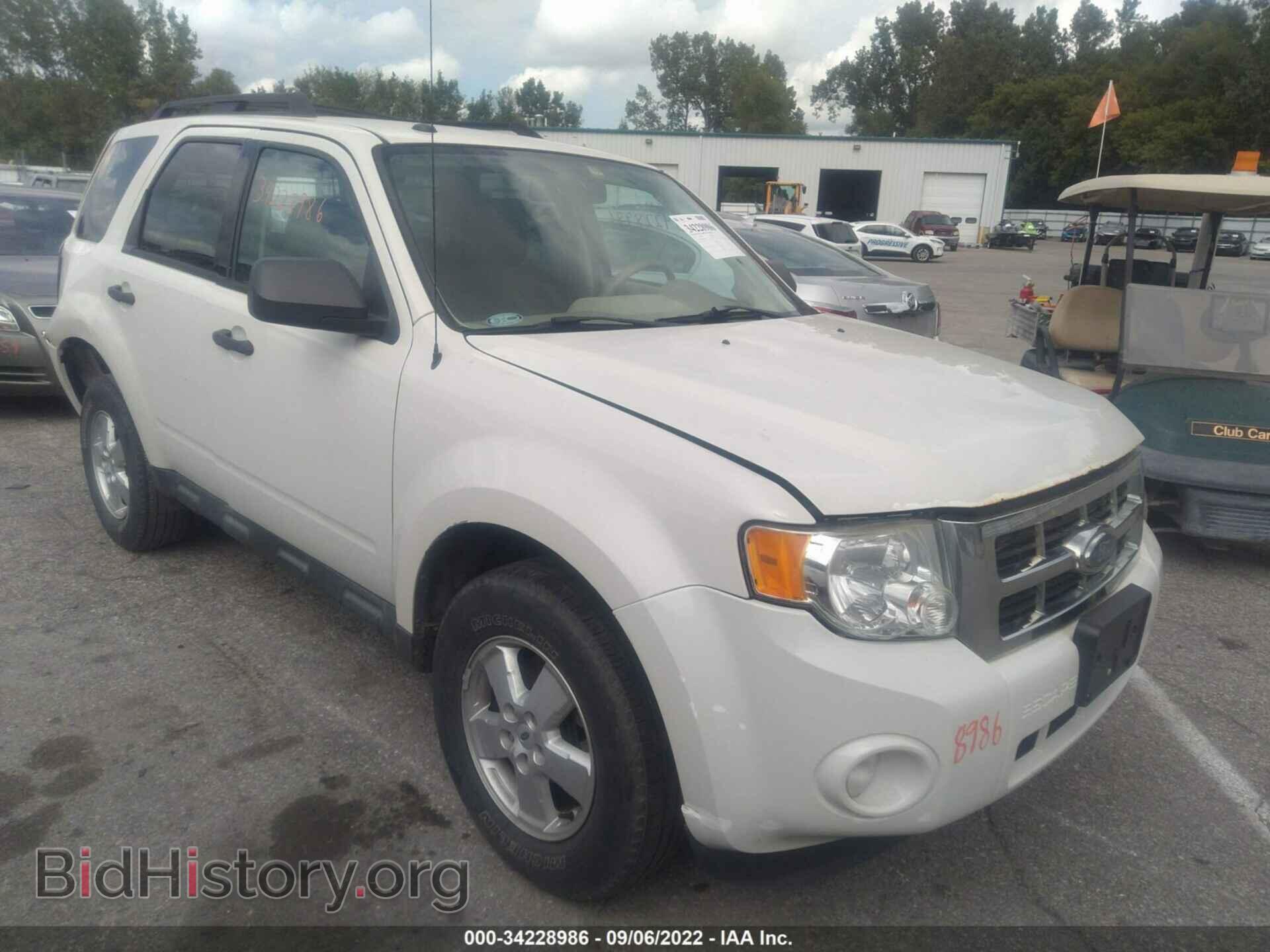 Фотография 1FMCU0D73AKA51406 - FORD ESCAPE 2010