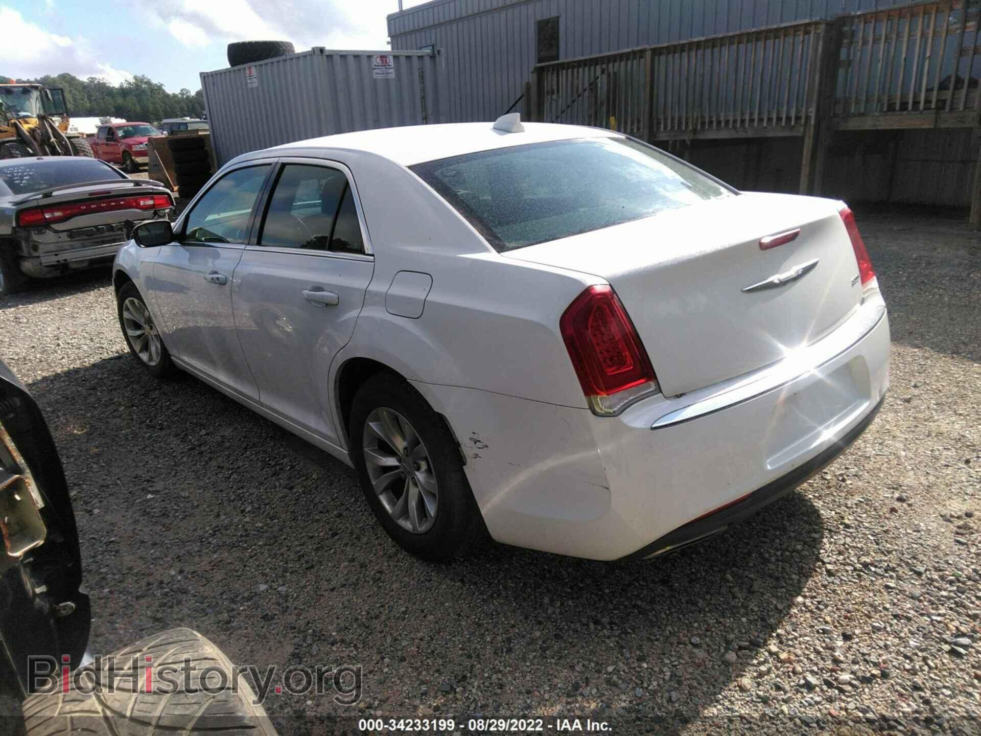 2015 CHRYSLER 300 - VIN: 2C3CCAAG6FH920519 - Фото 3