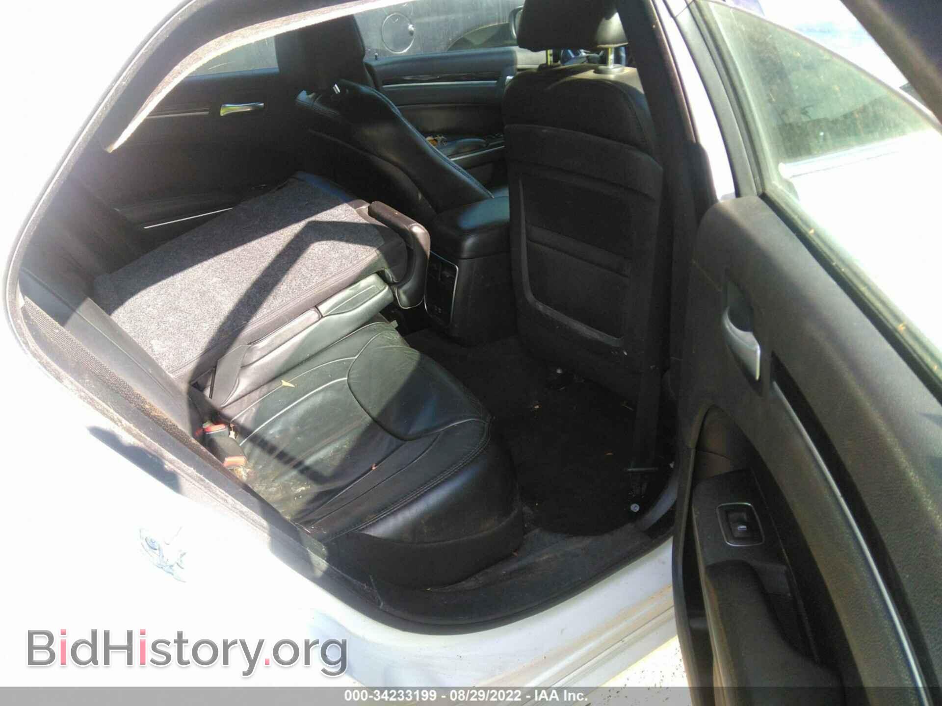 2015 CHRYSLER 300 - VIN: 2C3CCAAG6FH920519 - Фото 8