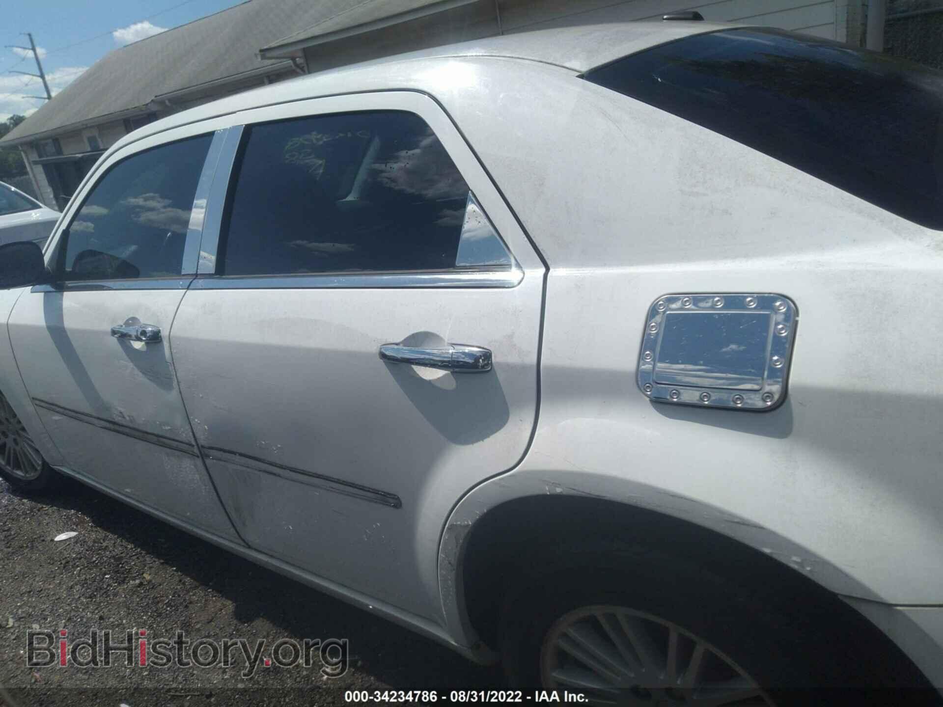 2010 CHRYSLER 300 - VIN: 2C3CA5CVXAH326677 - Фото 6