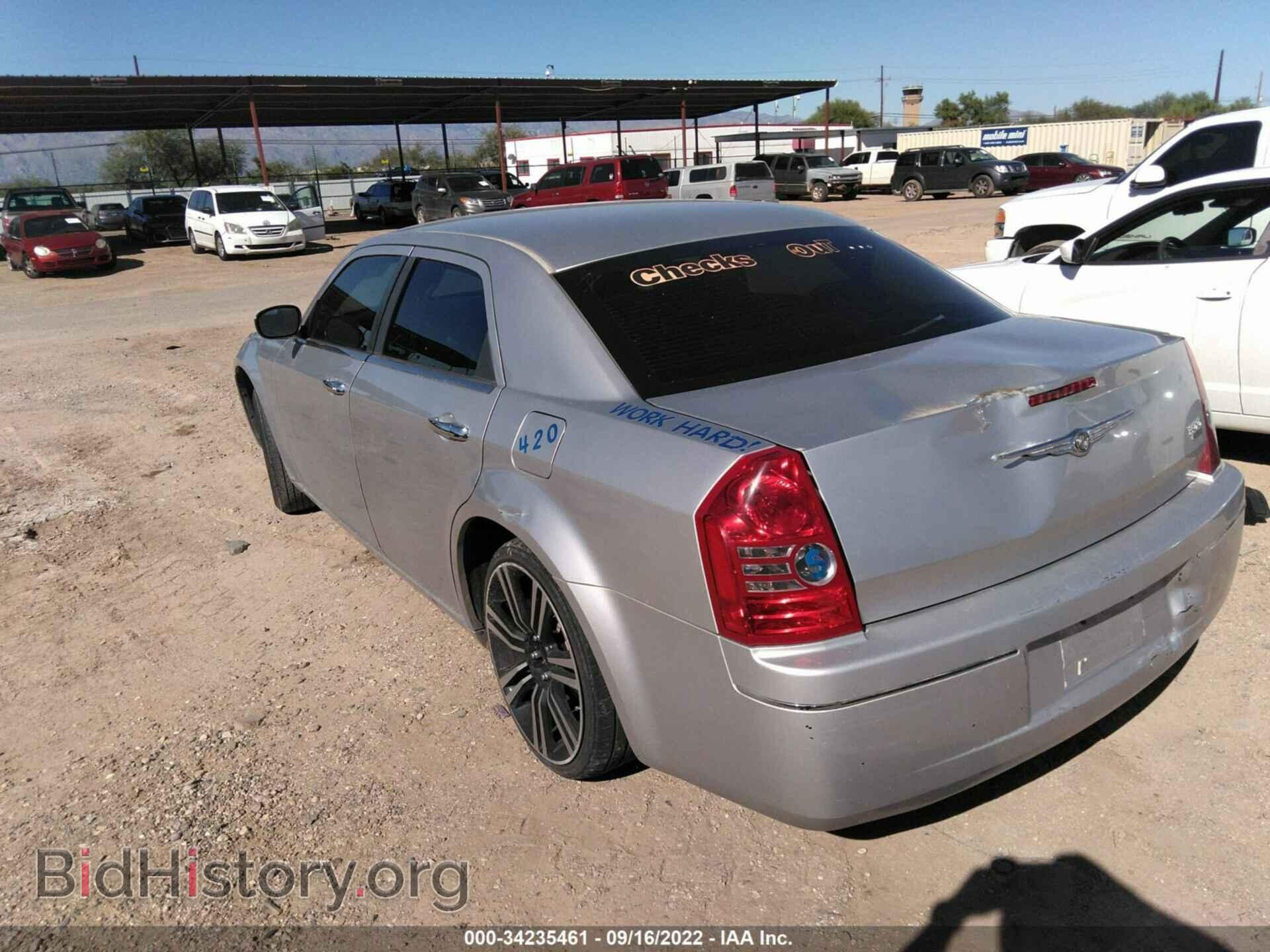2010 CHRYSLER 300 - VIN: 2C3CA4CDXAH112273 - Фото 3