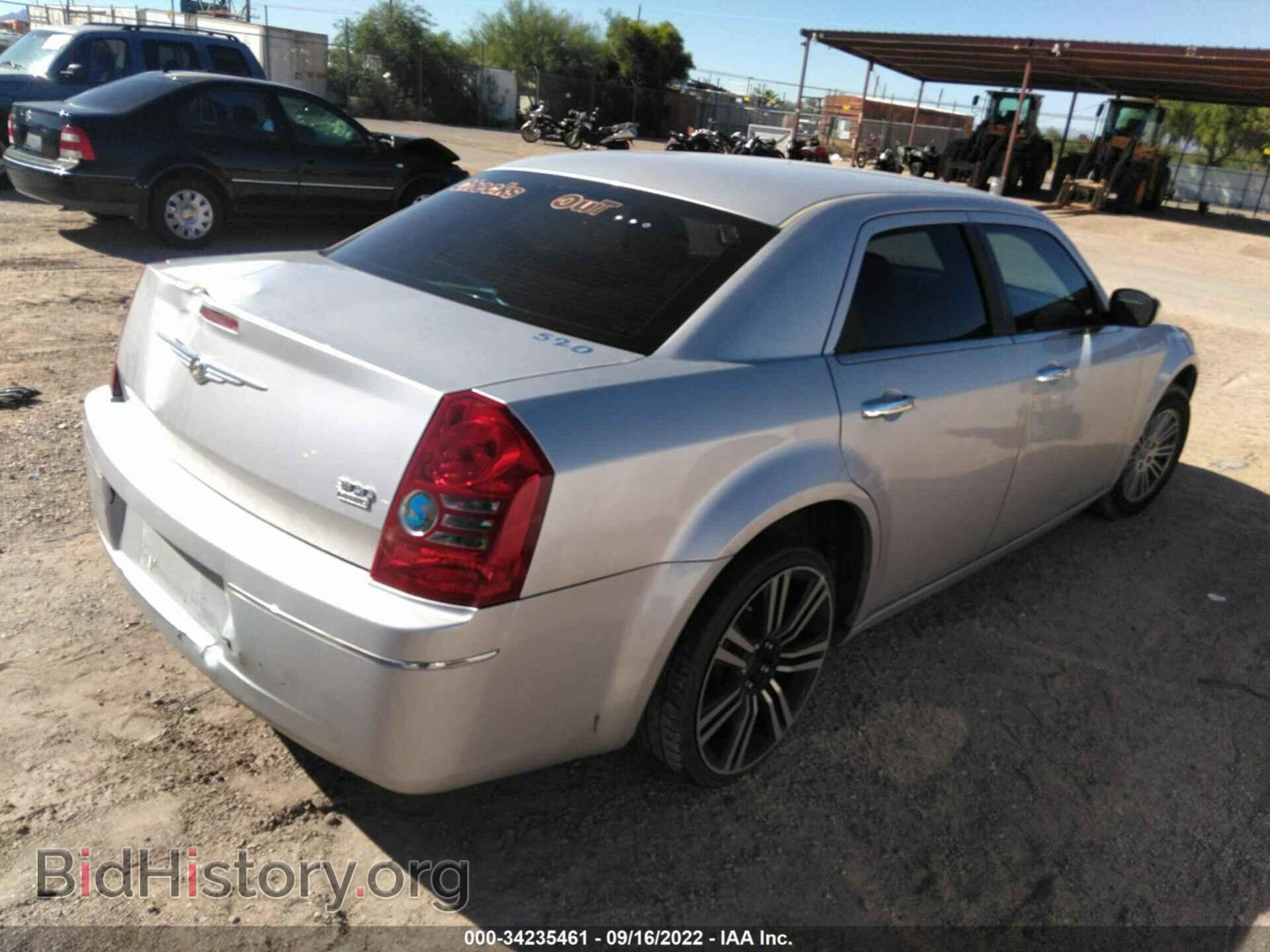2010 CHRYSLER 300 - VIN: 2C3CA4CDXAH112273 - Фото 4