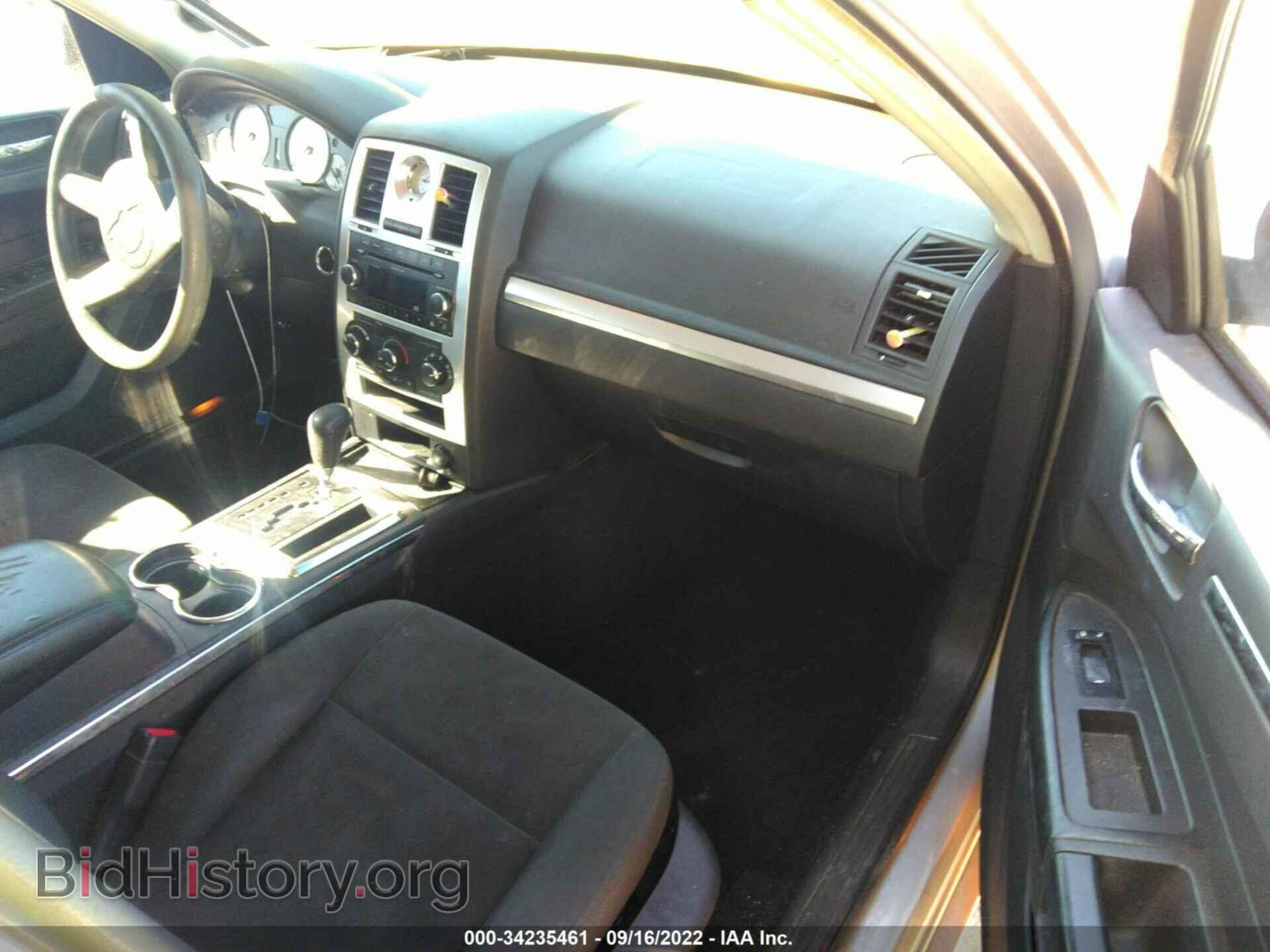 2010 CHRYSLER 300 - VIN: 2C3CA4CDXAH112273 - Фото 5