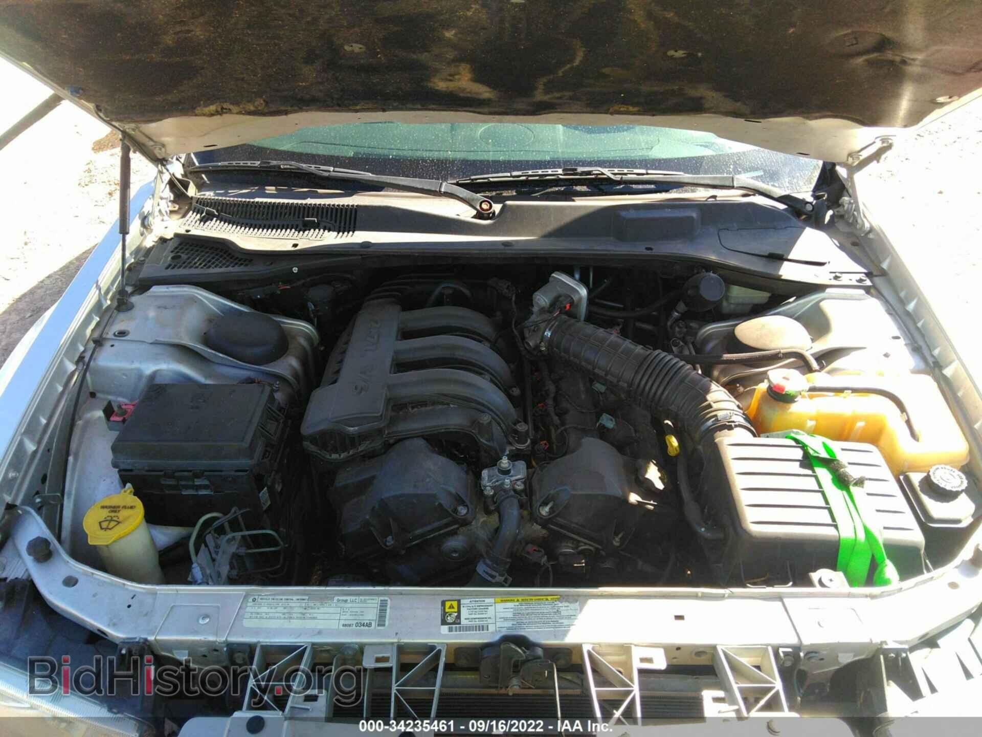 2010 CHRYSLER 300 - VIN: 2C3CA4CDXAH112273 - Фото 10