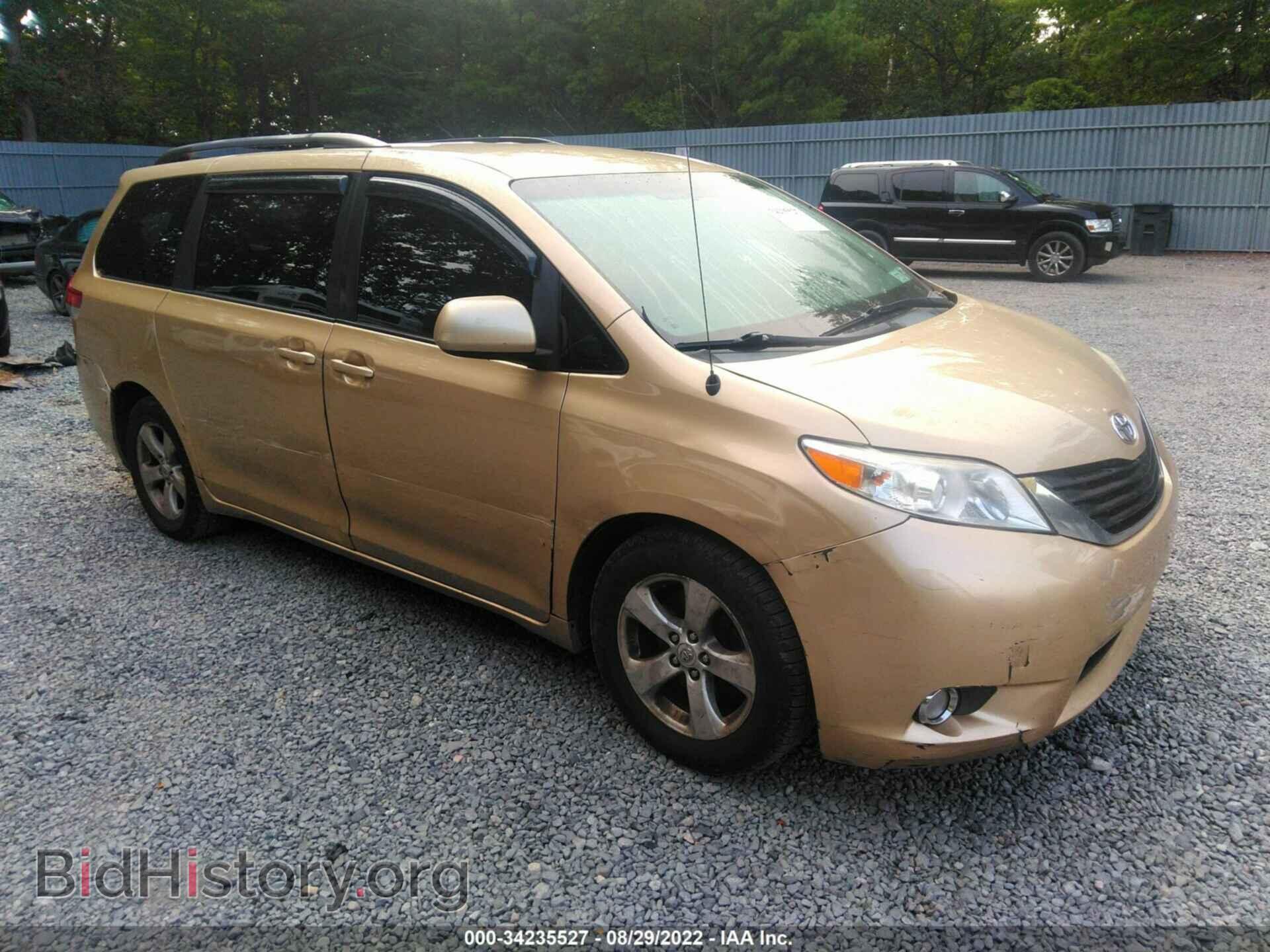 Photo 5TDKK3DC4BS138875 - TOYOTA SIENNA 2011
