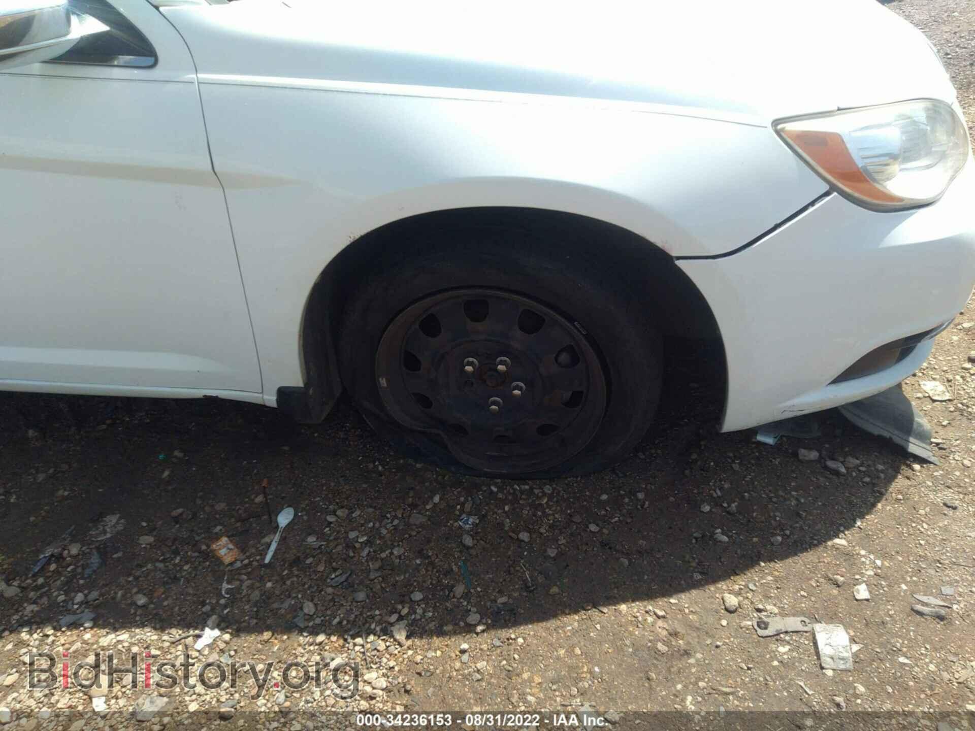 2012 CHRYSLER 200 - VIN: 1C3CCBAB5CN126916 - Фото 12