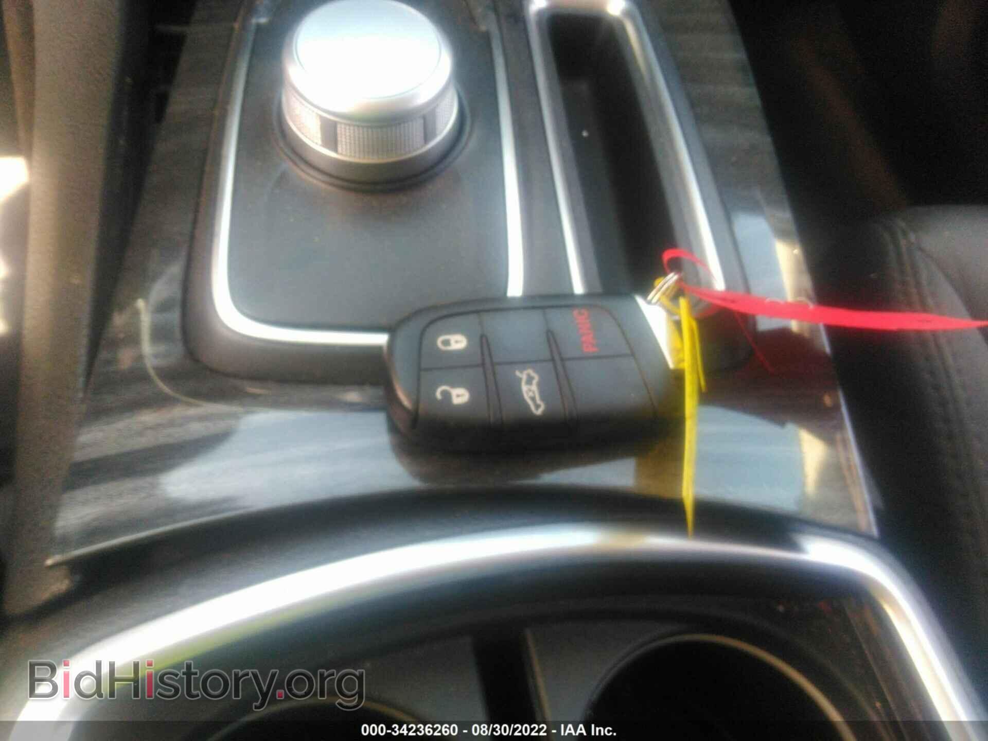 2018 CHRYSLER 300 - VIN: 2C3CCAAG3JH291956 - Фото 11