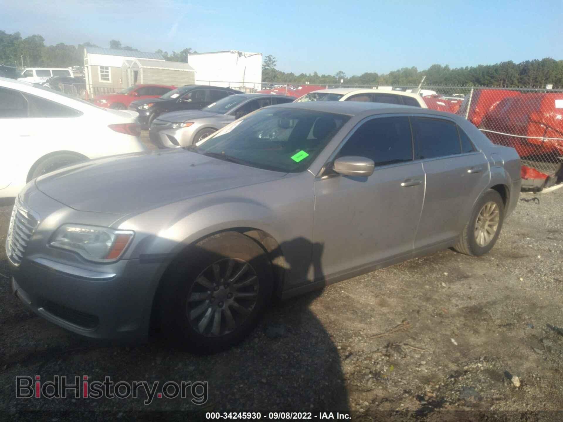 2014 CHRYSLER 300 - VIN: 2C3CCAAG3EH260034 - Фото 2