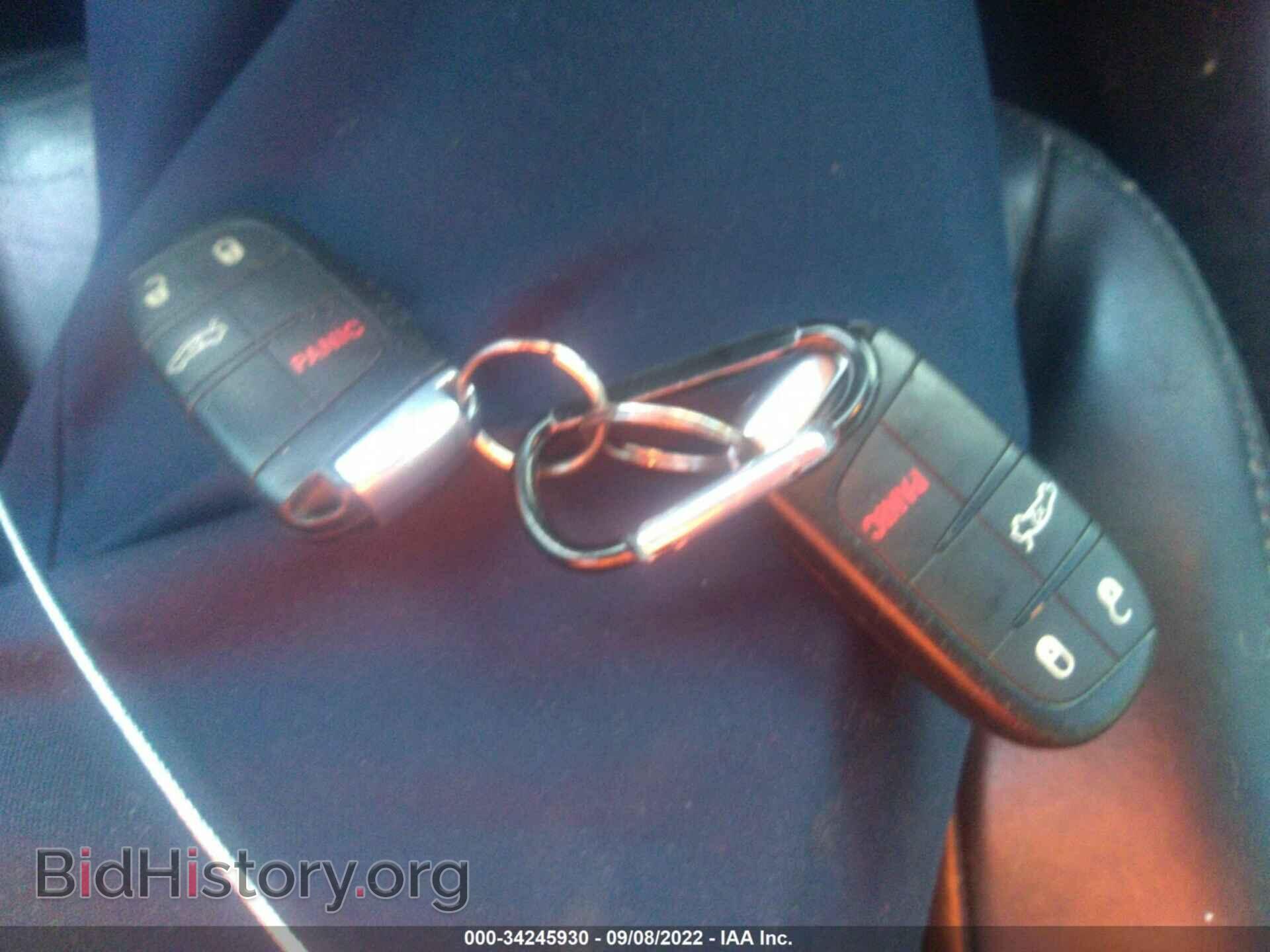 2014 CHRYSLER 300 - VIN: 2C3CCAAG3EH260034 - Фото 11