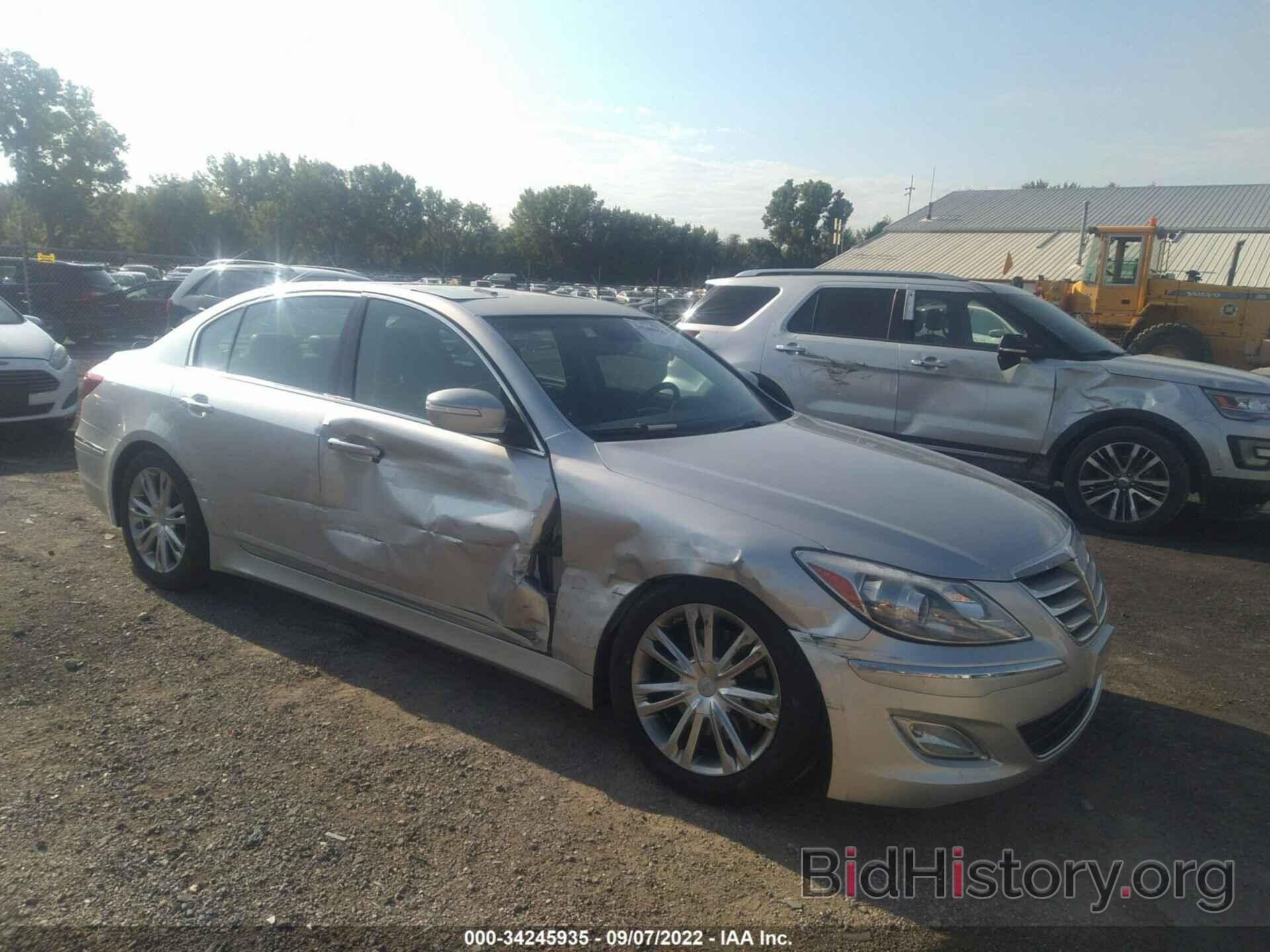 Photo KMHGC4DD9DU213114 - HYUNDAI GENESIS 2013