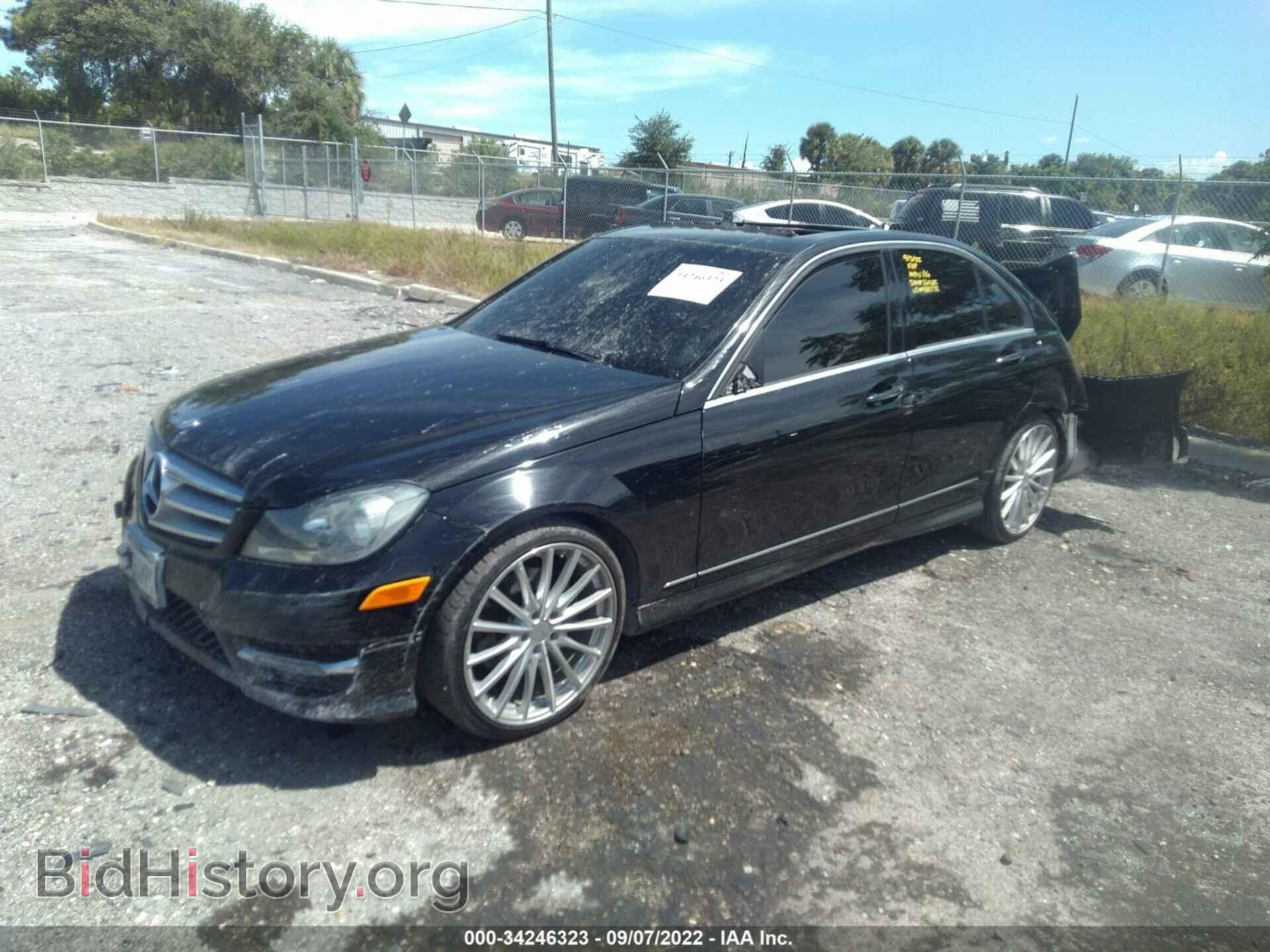 2013 MERCEDES-BENZ C-CLASS - VIN: WDDGF8AB1DA882135 - Фото 2
