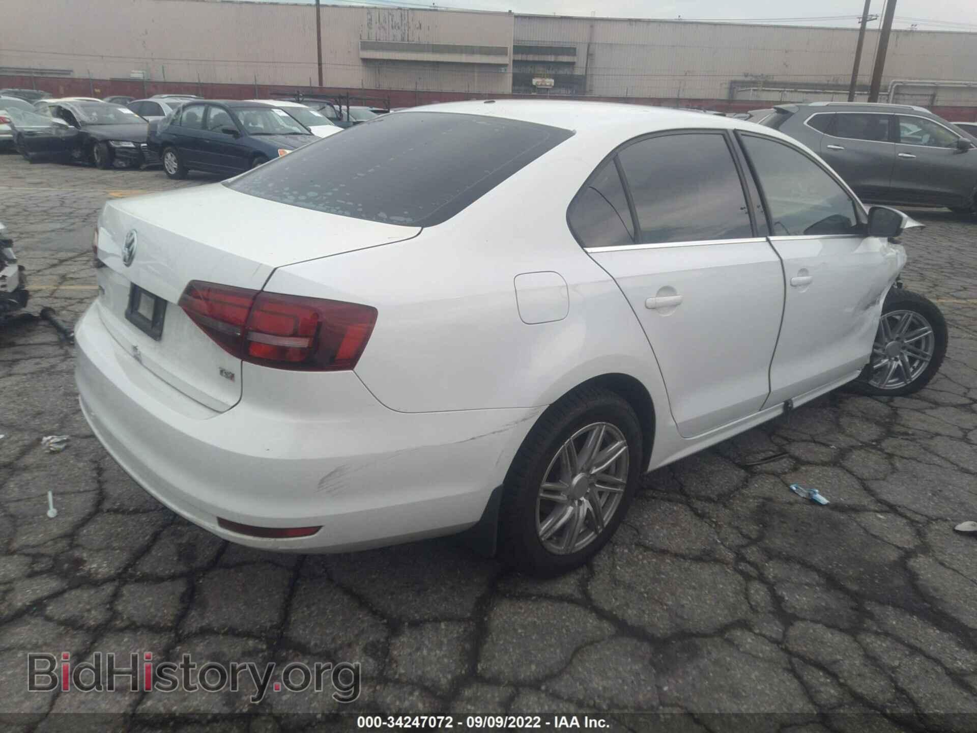 2017 VOLKSWAGEN JETTA - VIN: 3VW2B7AJ3HM255430 - Photo 4