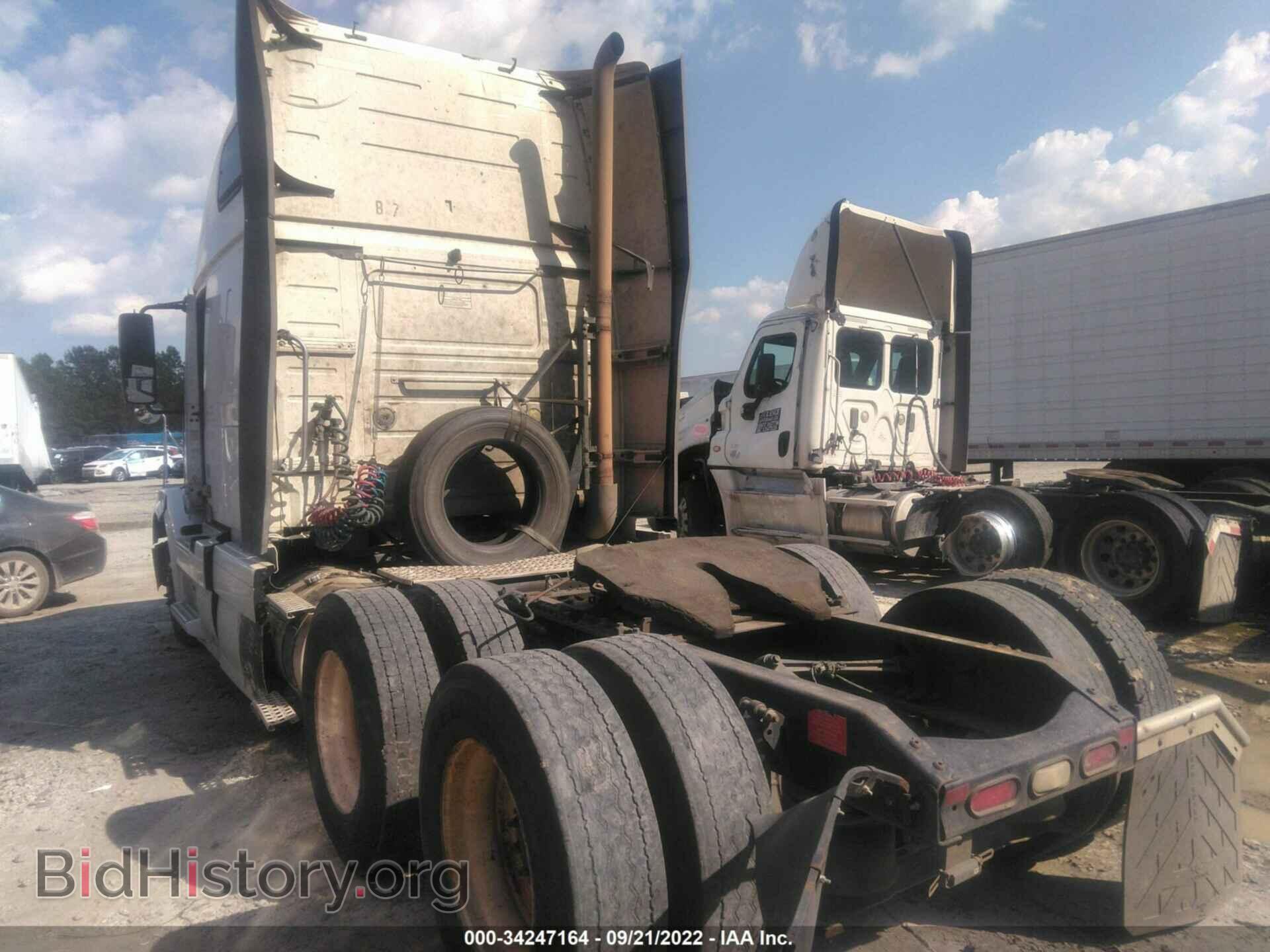 2012 VOLVO VN - VIN: 4V4NC9THSCN548400 - Фото 3