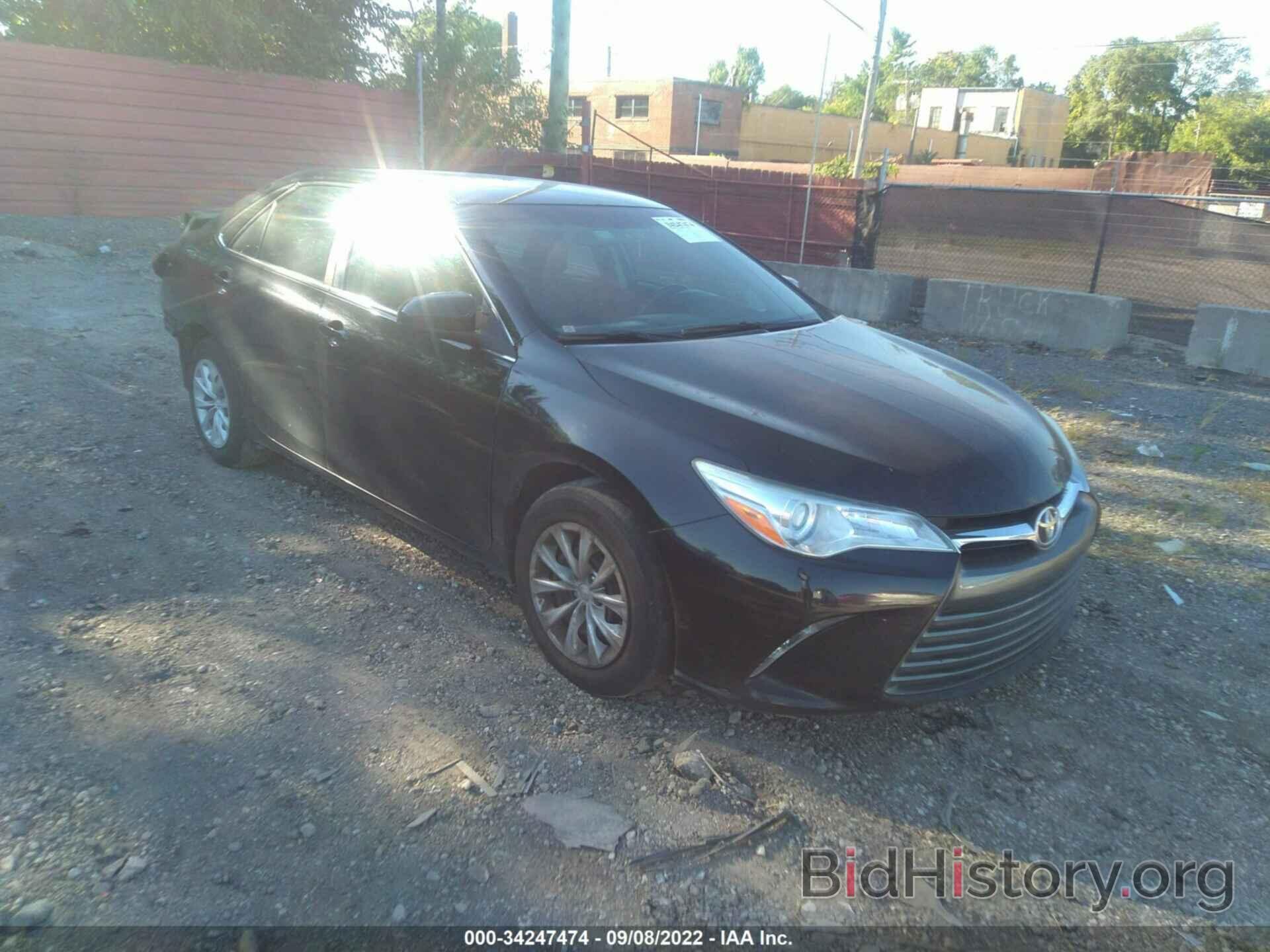 Photo 4T4BF1FK3FR502946 - TOYOTA CAMRY 2015