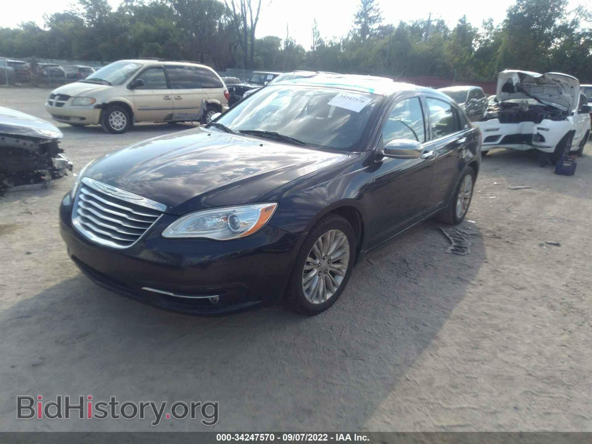 2012 CHRYSLER 200 - VIN: 1C3CCBCG1CN240291 - Фото 2